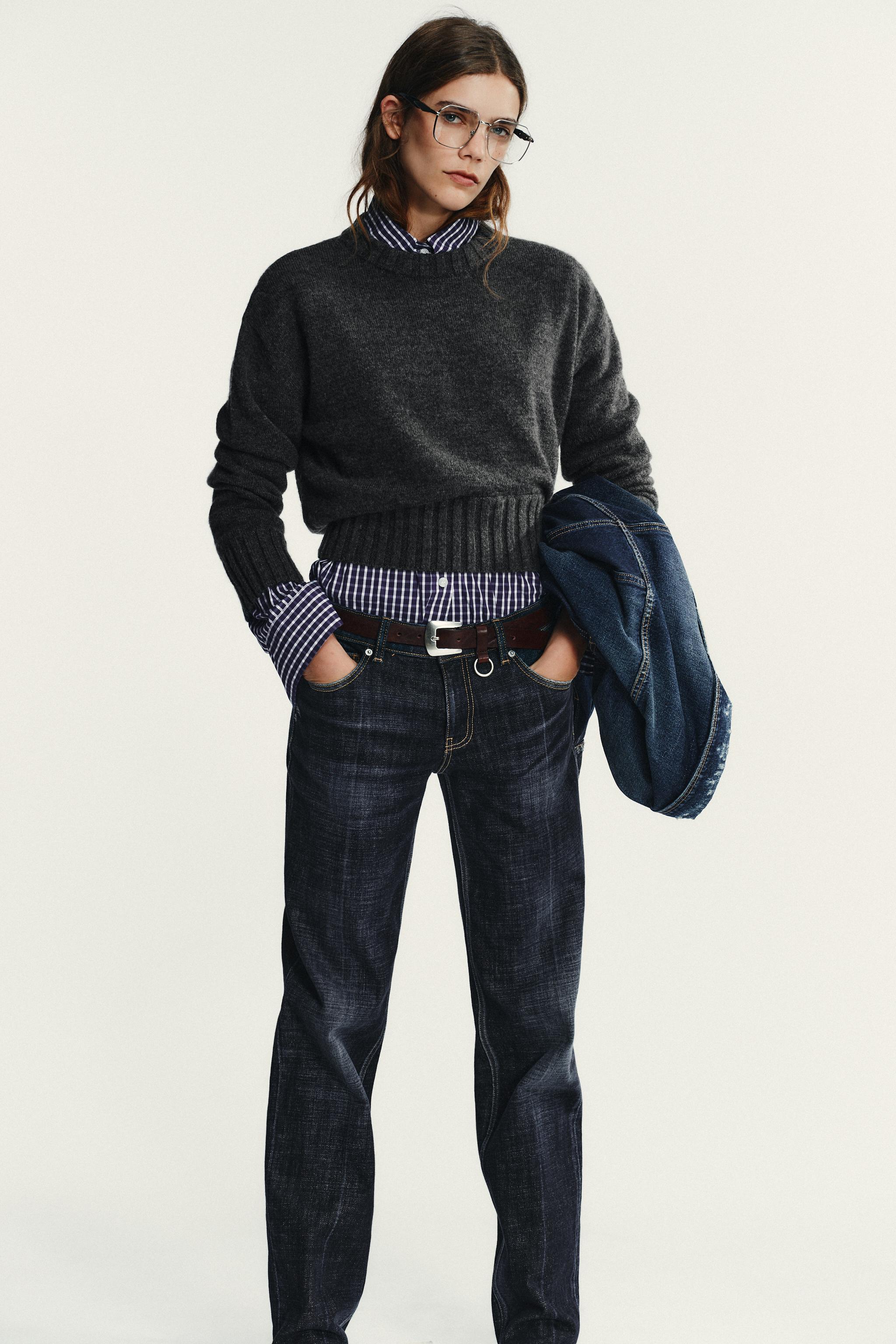 RIBBED KNIT SWEATER
