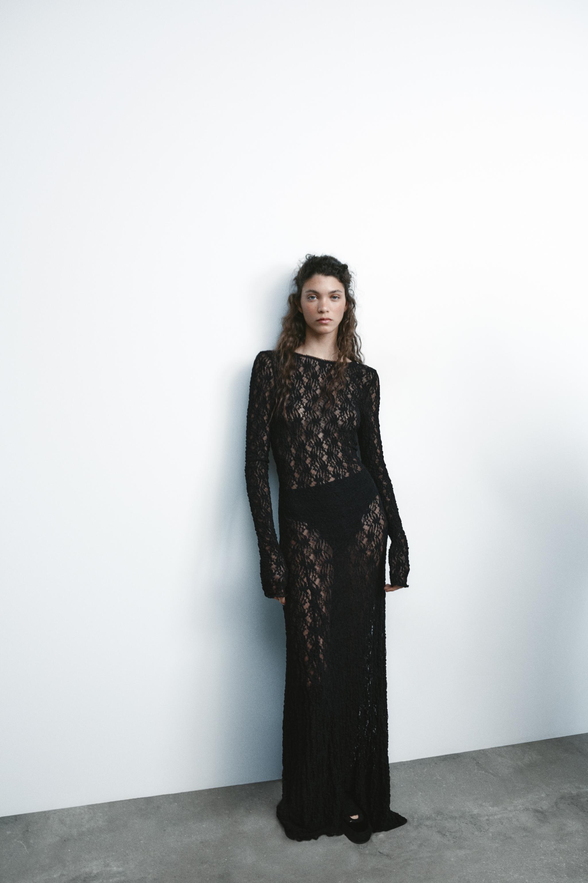 LONG LACE DRESS