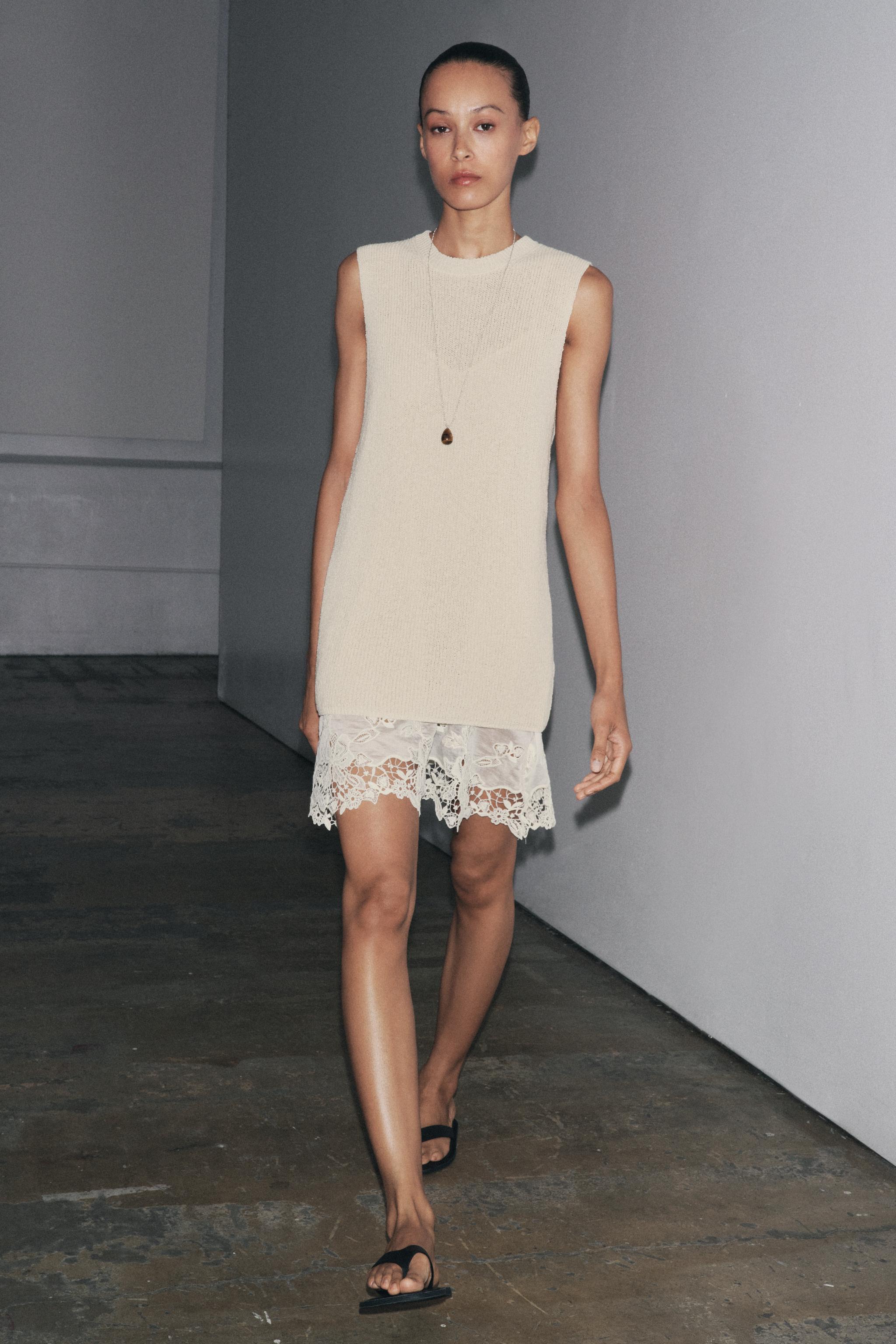CONTRAST KNIT DRESS