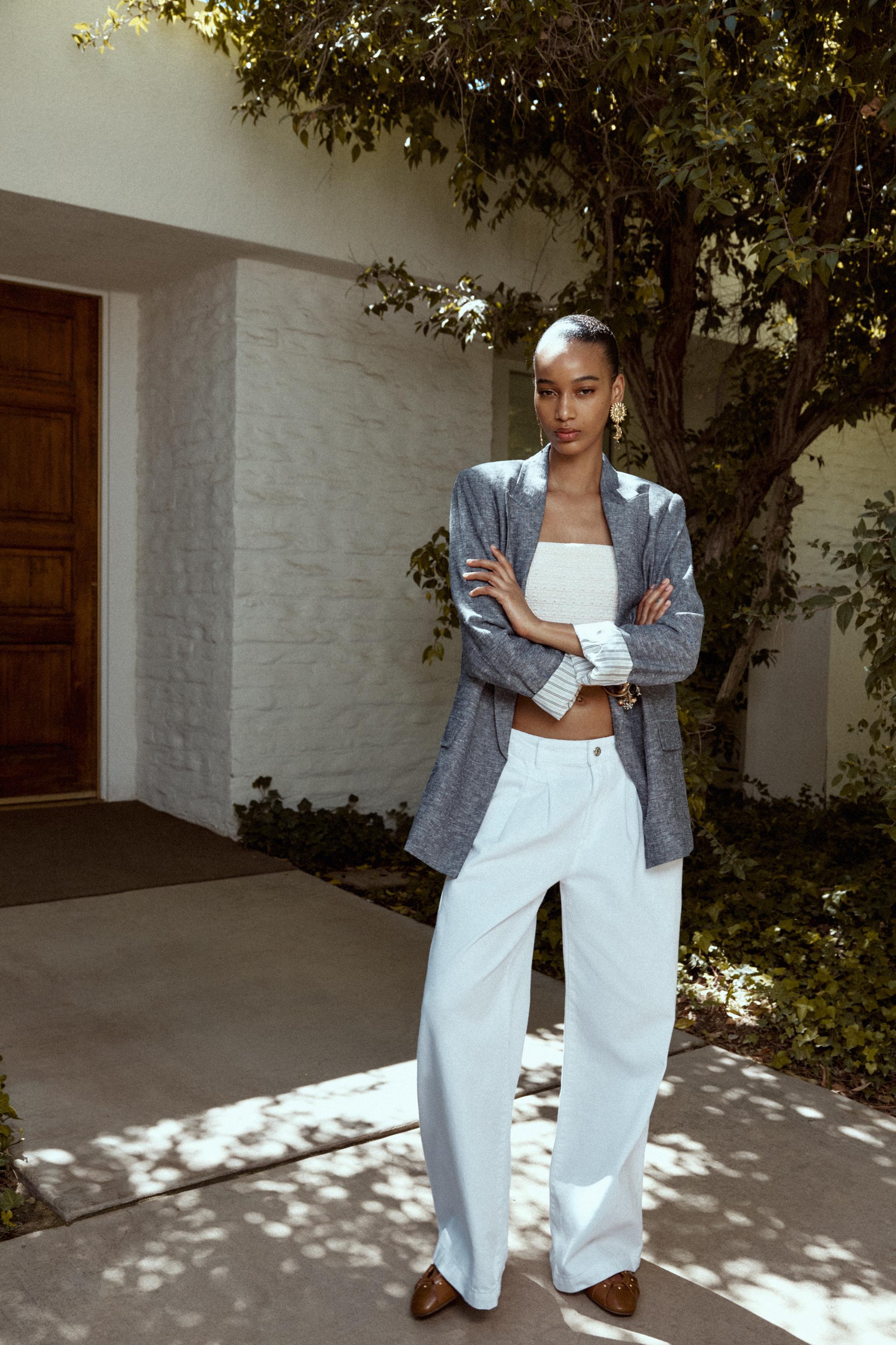 LINEN BLAZER WITH ROLLED-UP SLEEVES