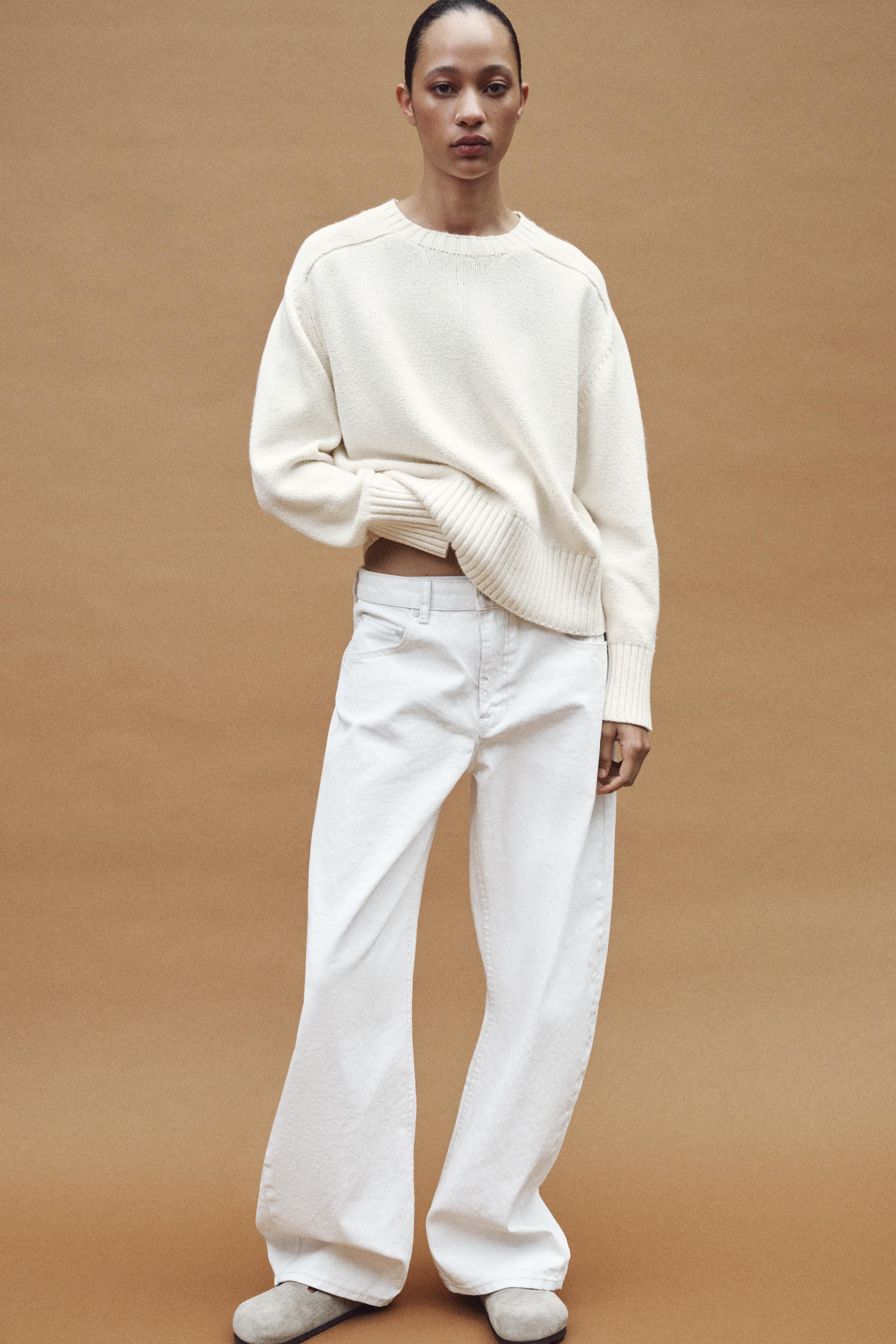 PLAIN KNIT SWEATER