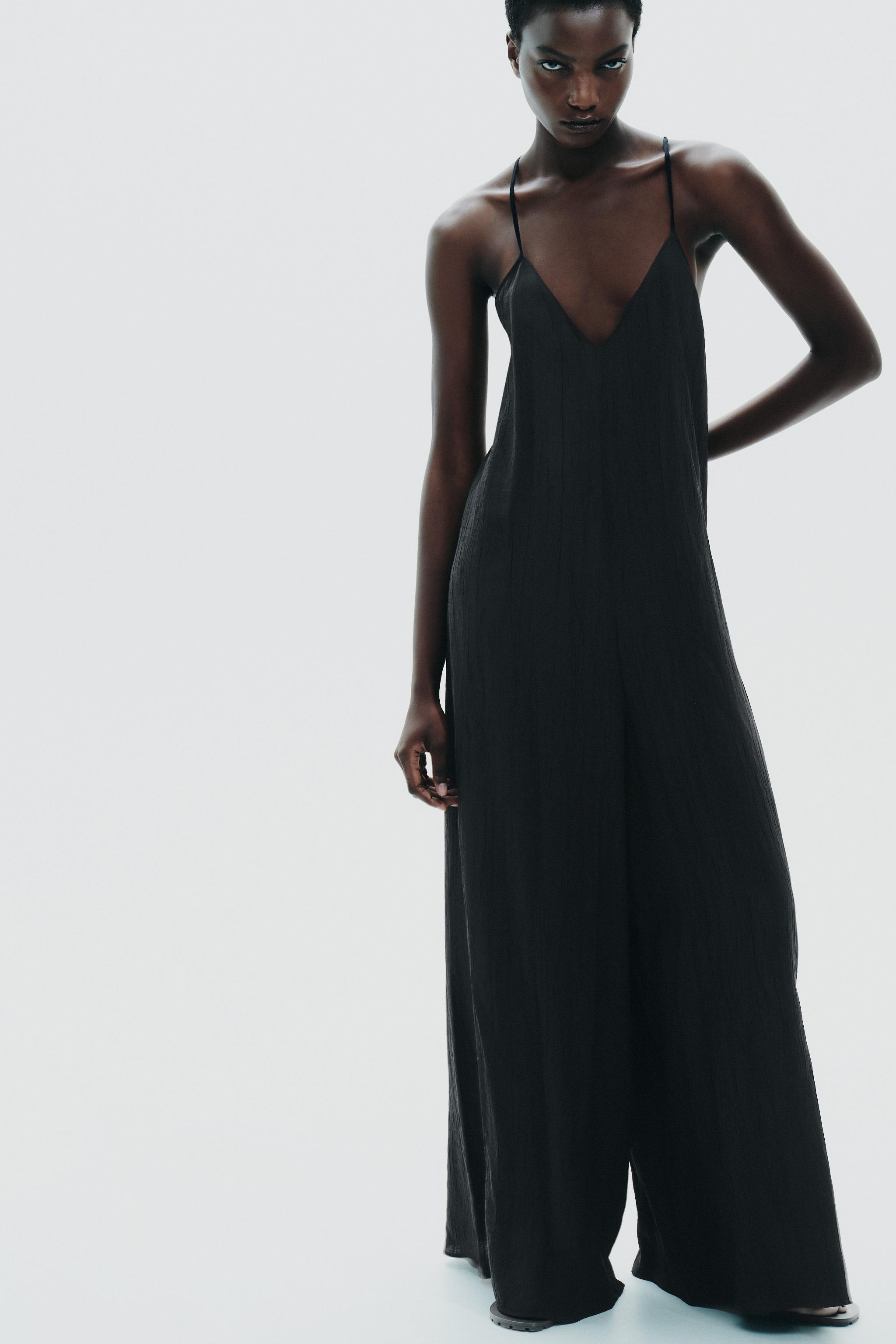 FLOWY TEXTURED JUMPSUIT