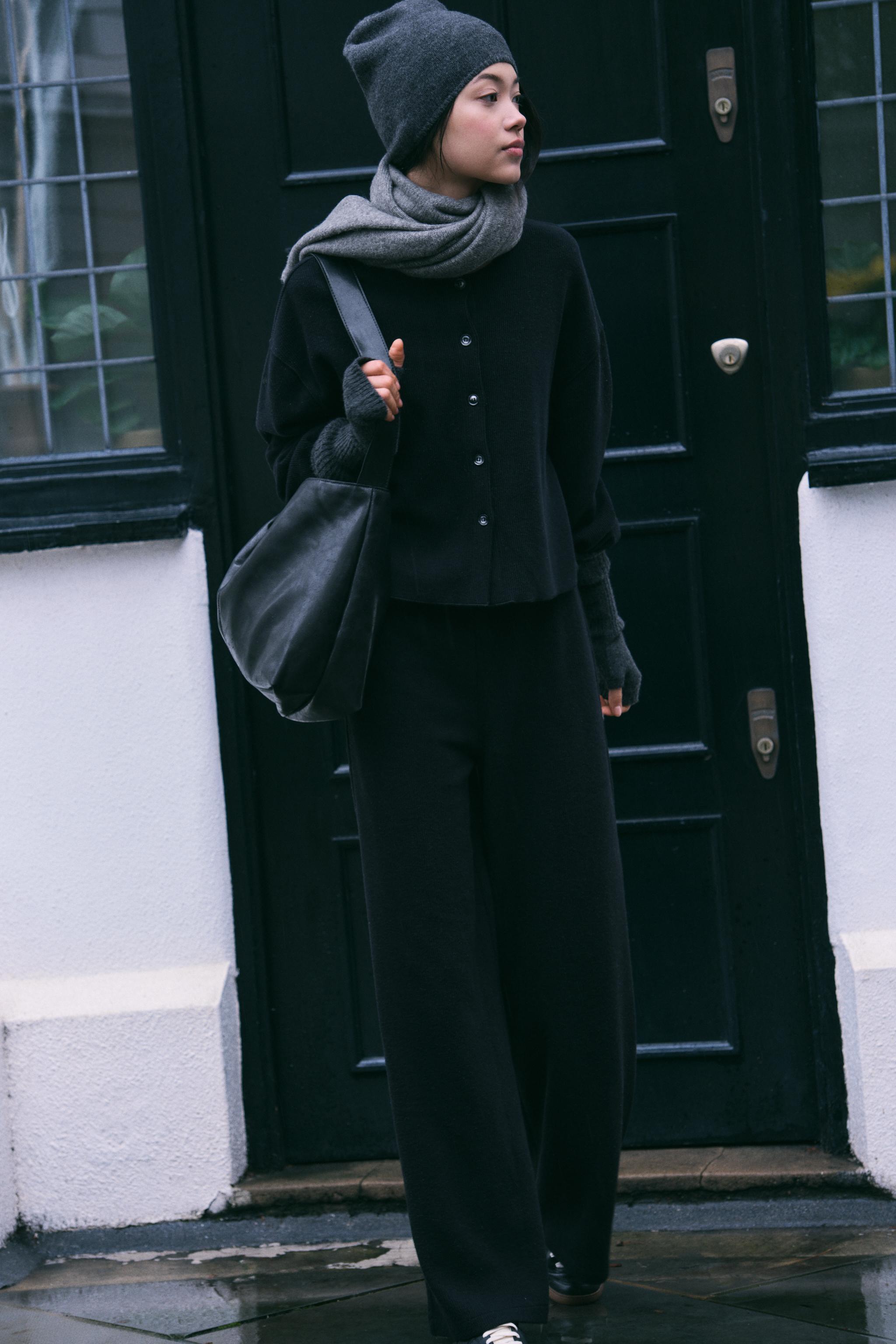 SOFT RIBBED CARDIGAN