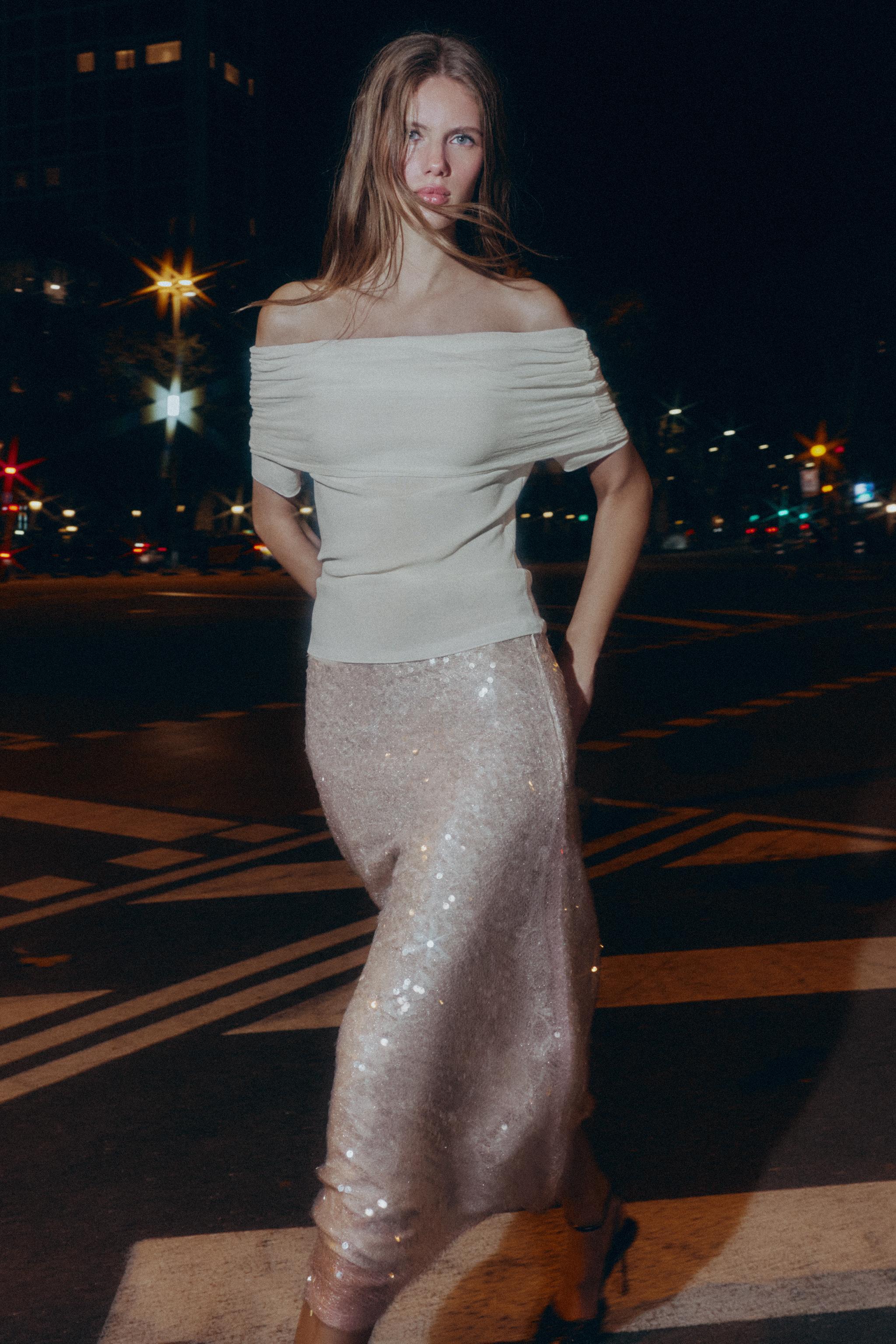 OFF-THE-SHOULDER KNIT TOP