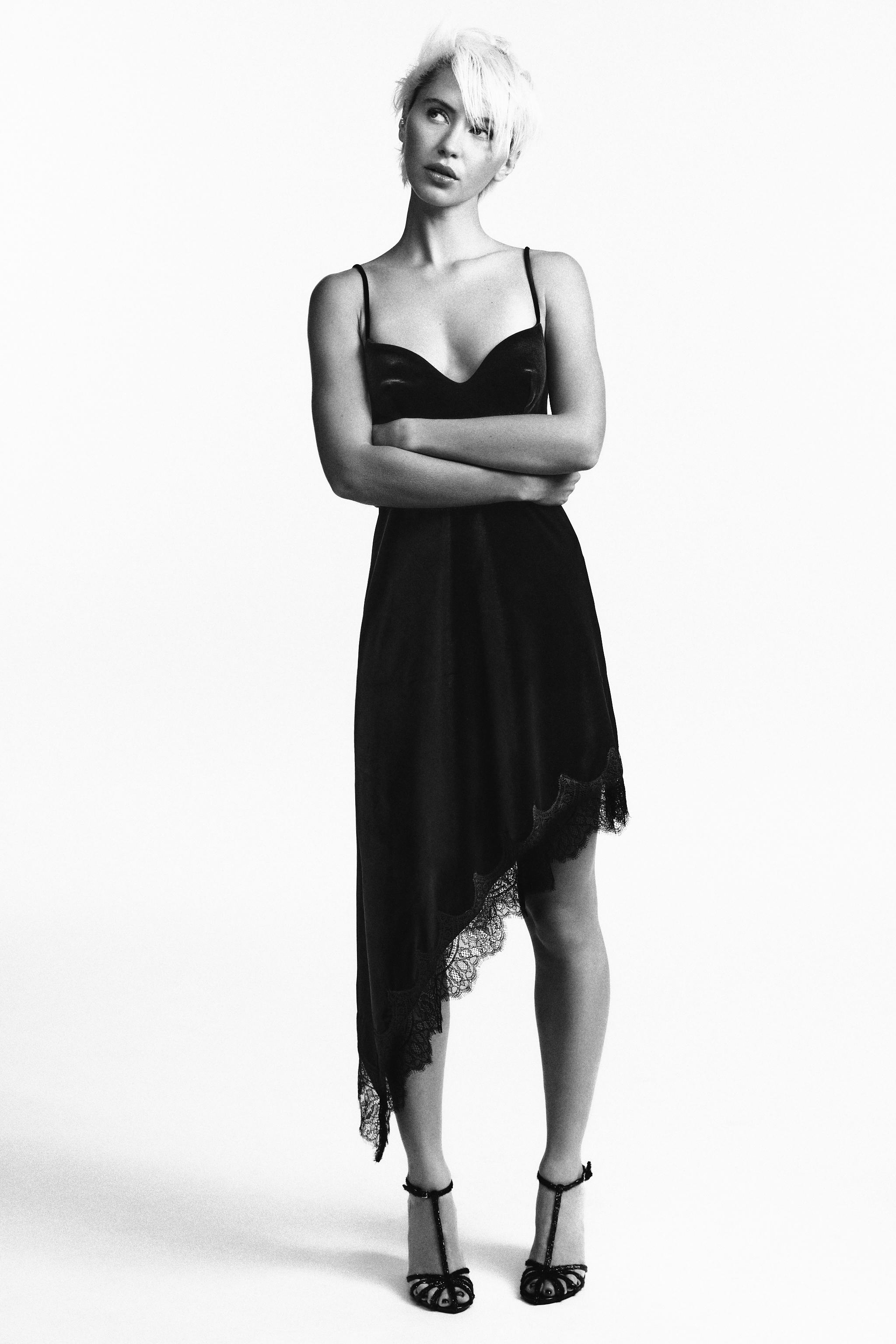 VELVET LACE MIDI DRESS