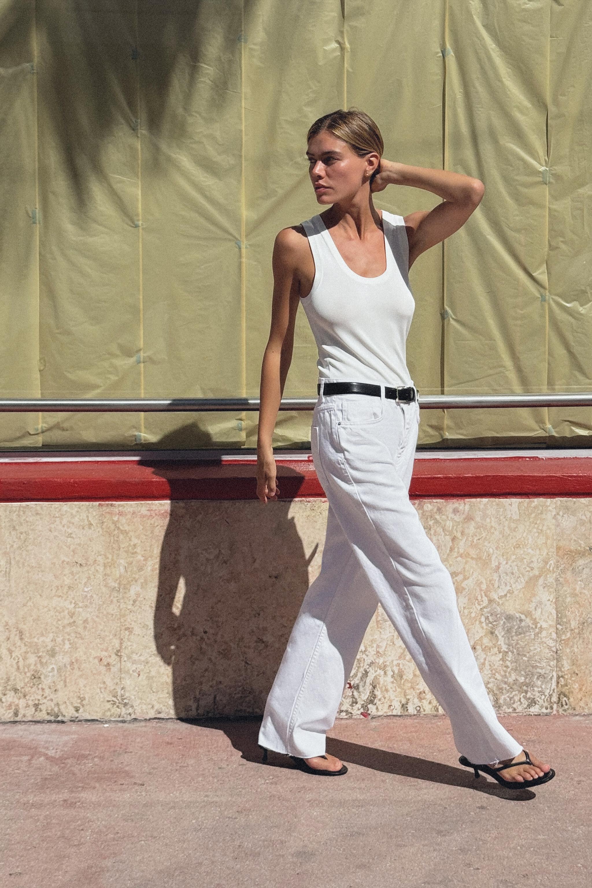 BASIC PLAIN KNIT TOP