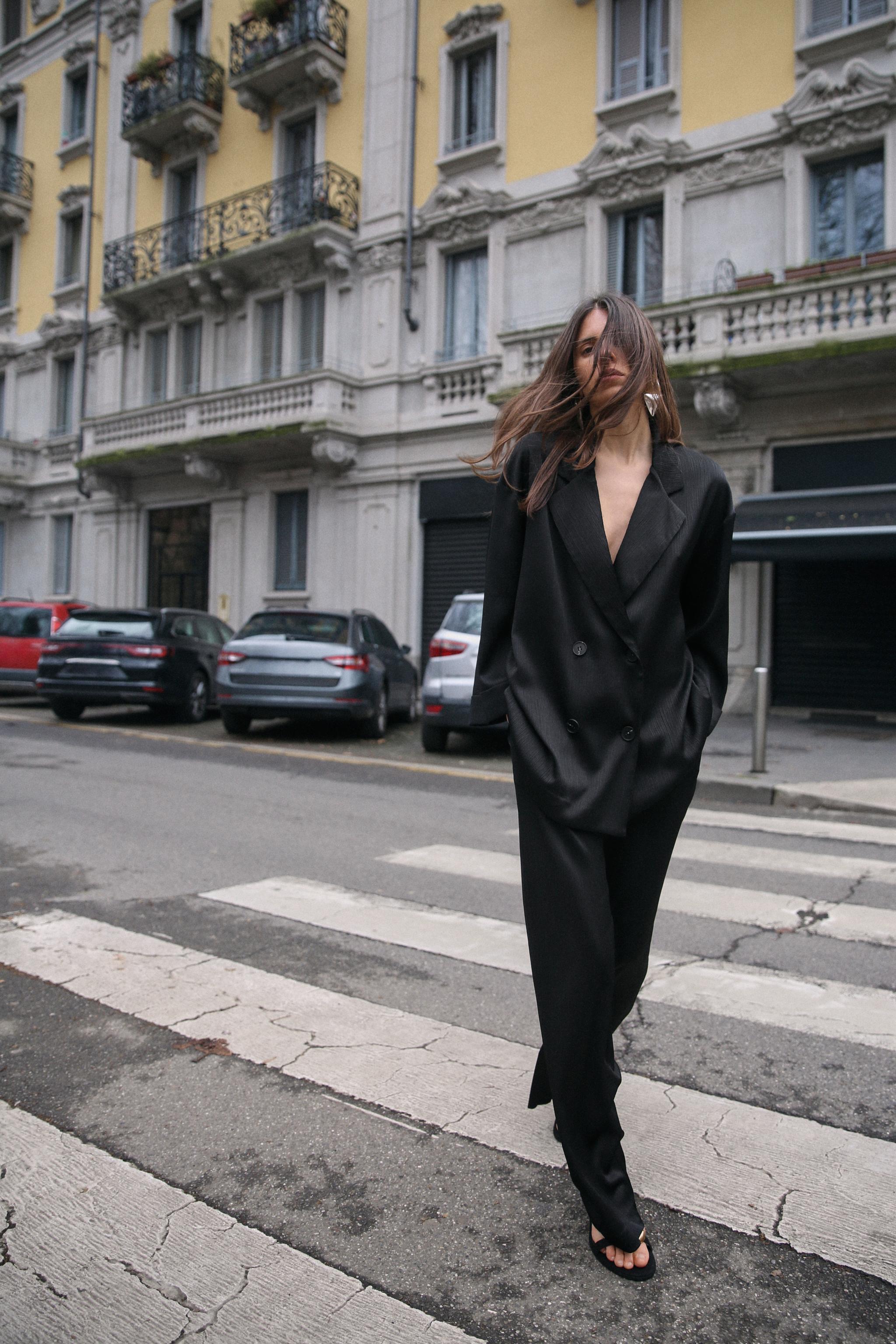 CREASED-EFFECT BLAZER