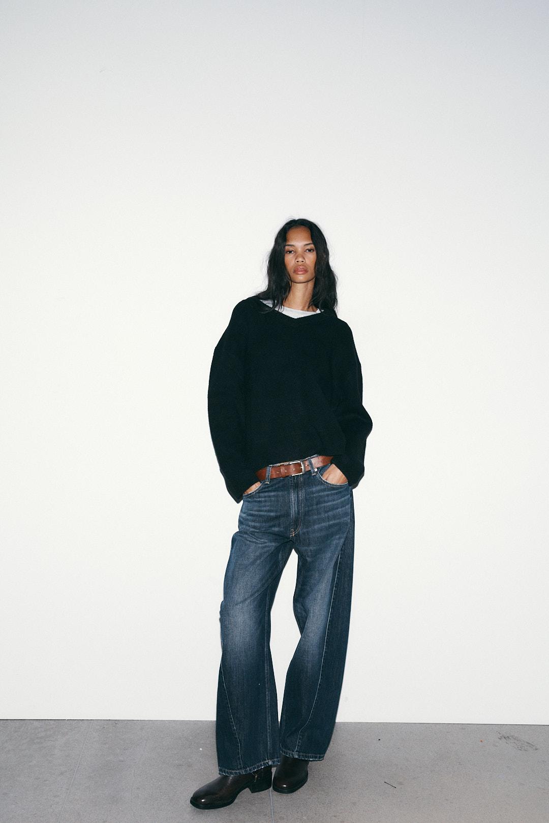 PLAIN KNIT V-NECK JUMPER