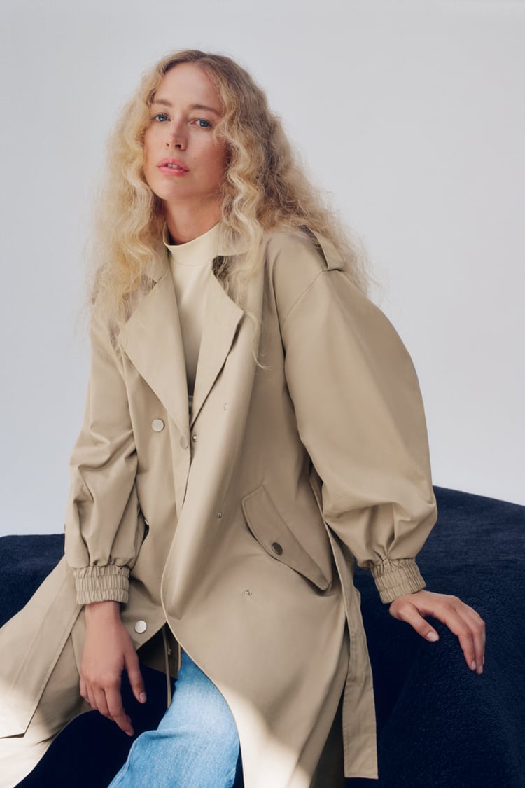 TRENCH COAT WITH ELASTIC CUFFS
