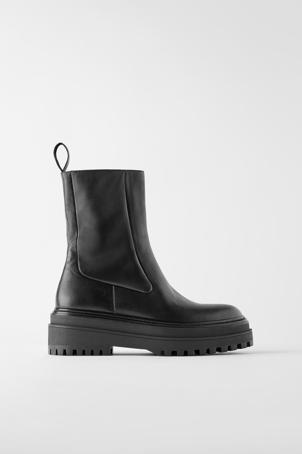 Flat leather ankle boots