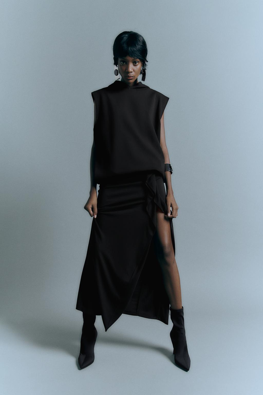 Midi skirt with slit