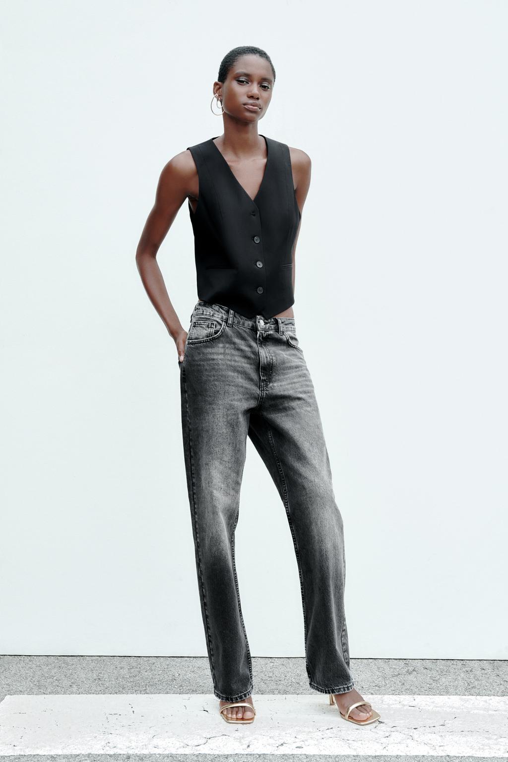 Straight-fit high-waist jeans