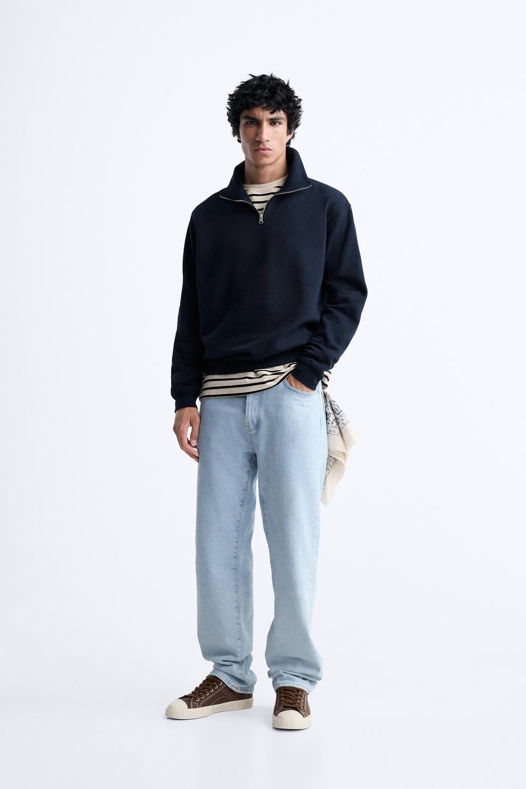 Sweatshirt with zip neck