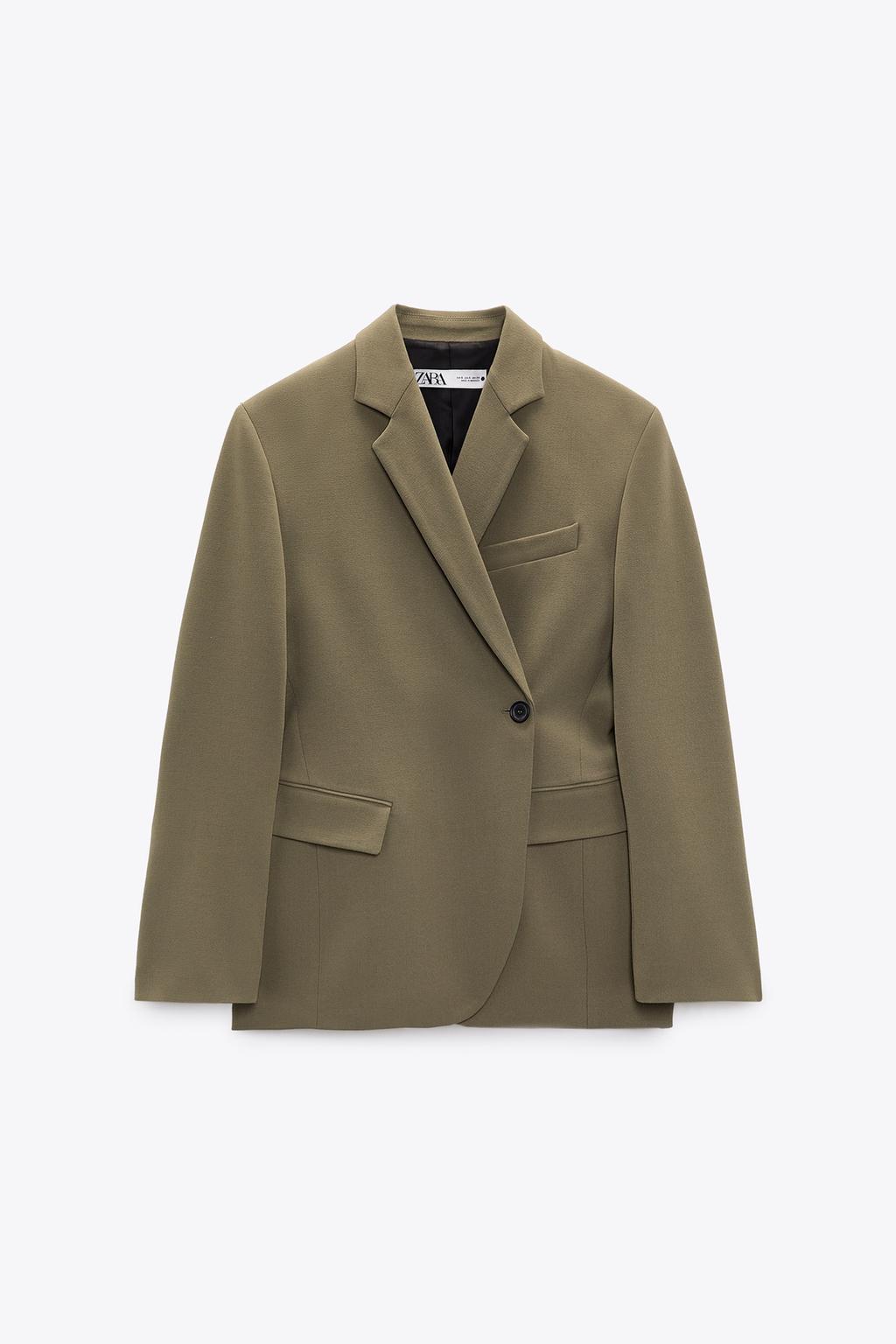 Double-breasted buttoned blazer