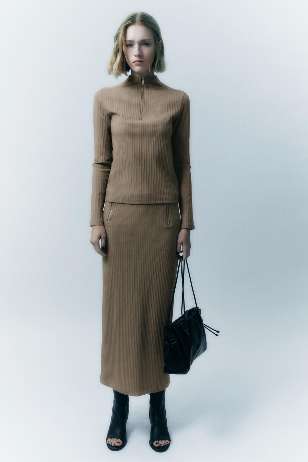 Ribbed zip top