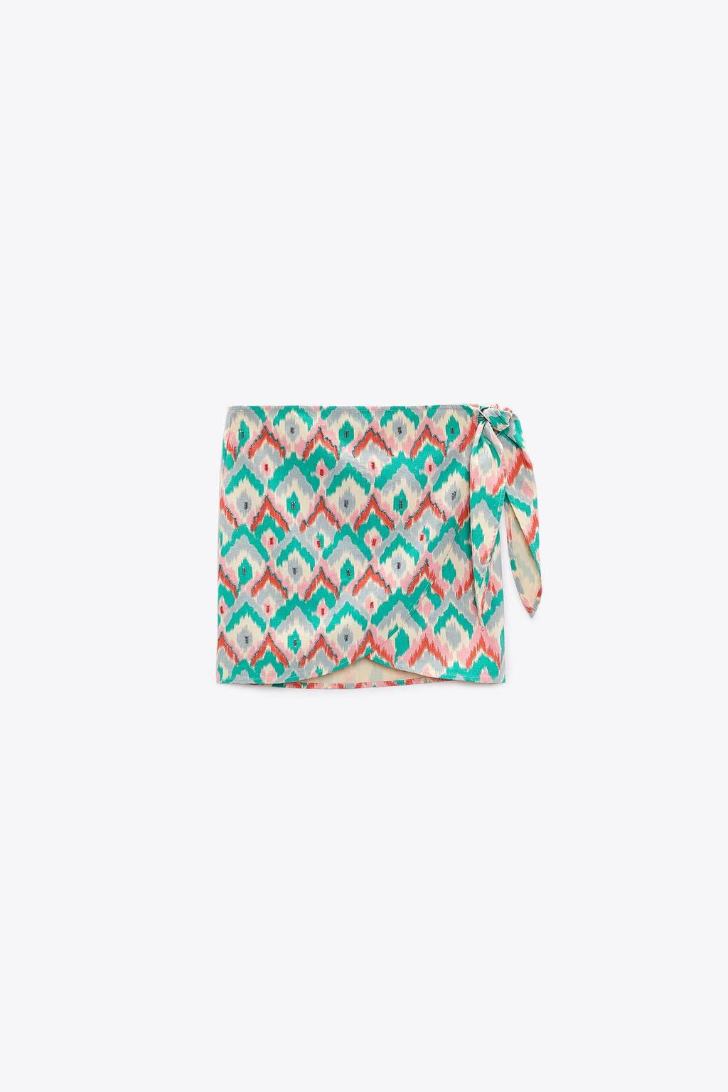 Mini skirt embroidered