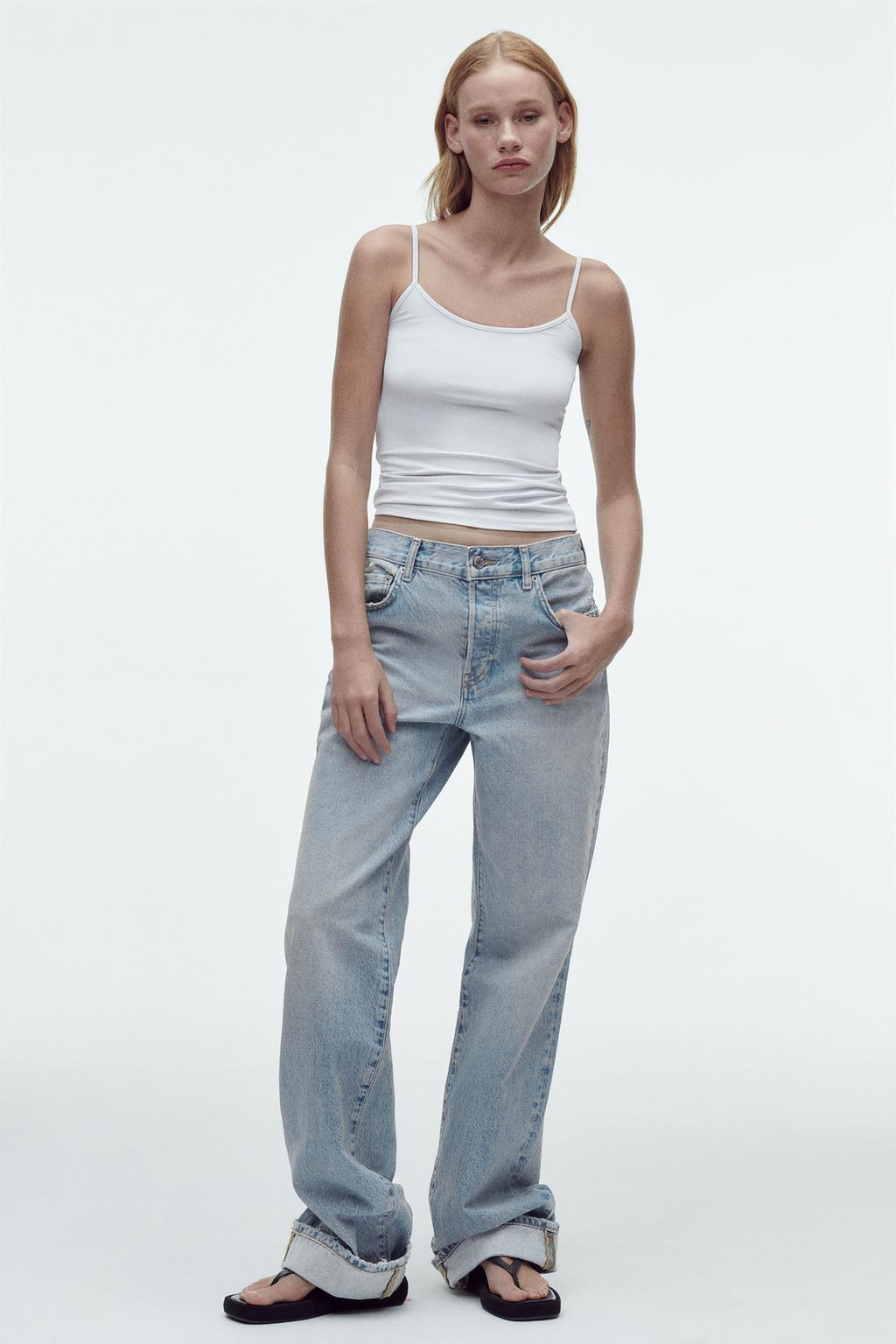Loose fit low-rise jeans