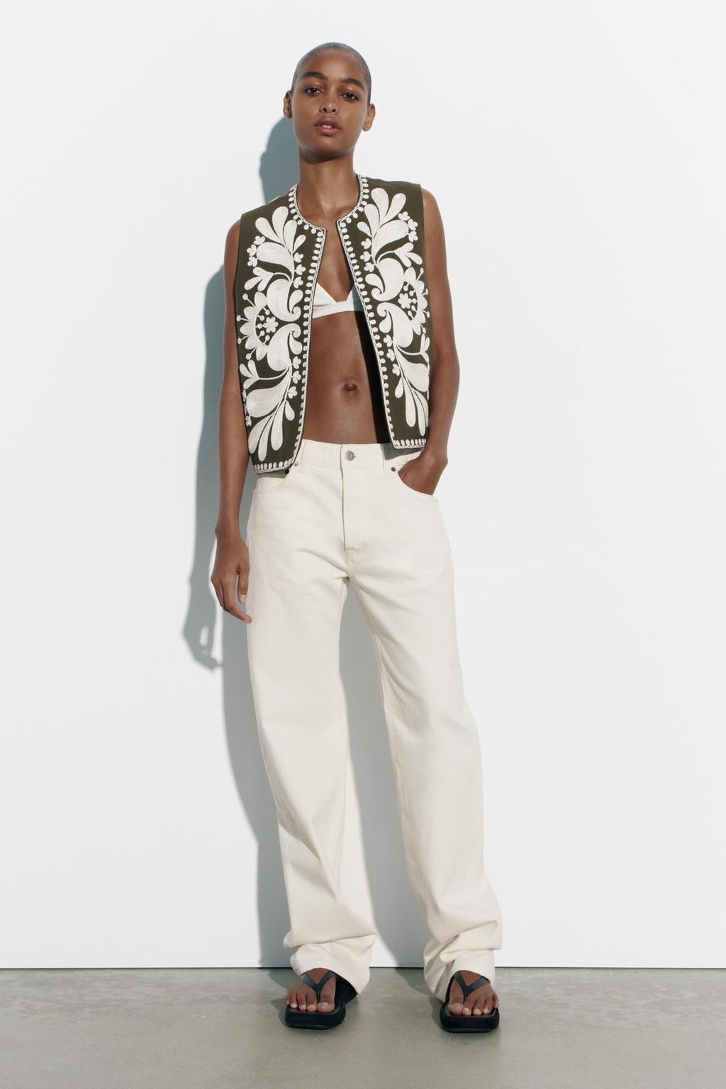 Contrast Embroidery Vest