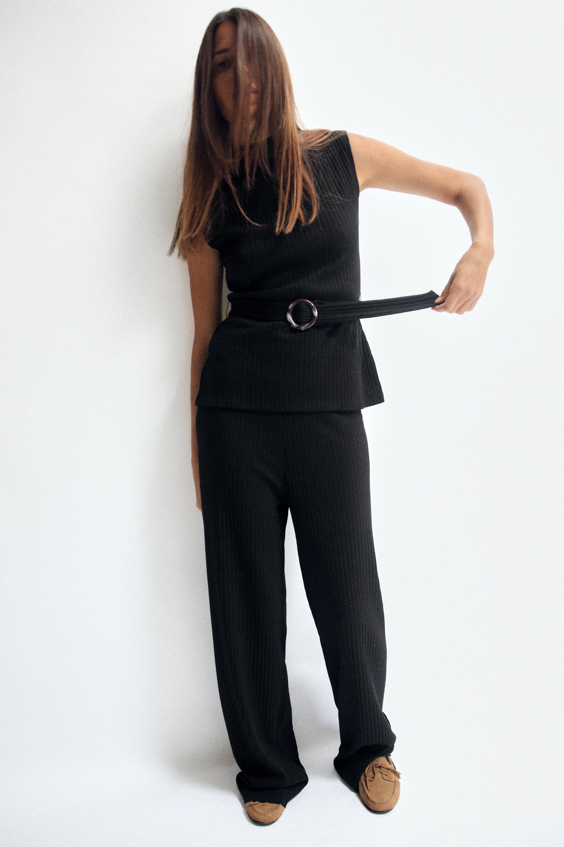 Rib top with belt