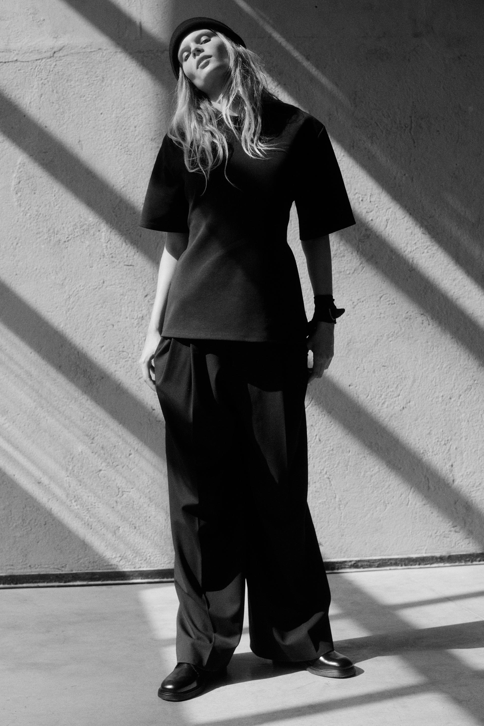 Padded shoulder t-shirt