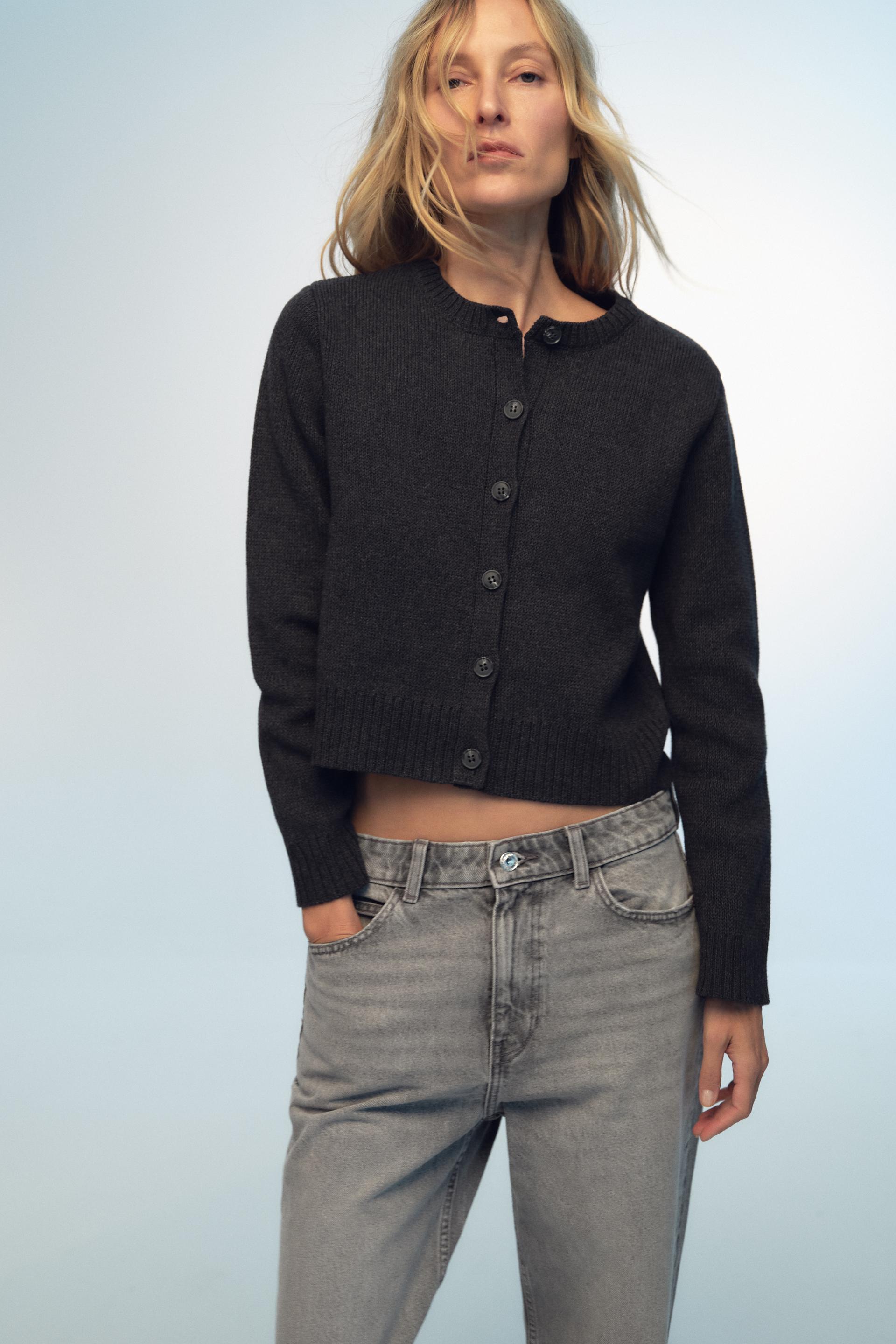 Fitted knit cardigan