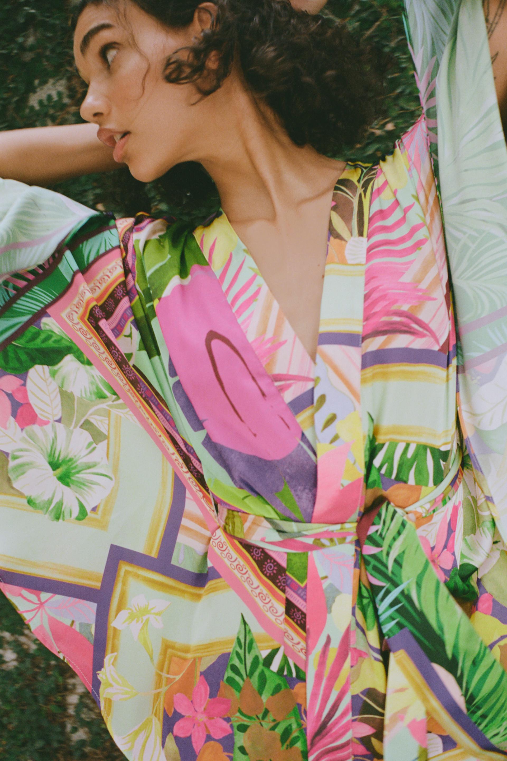 Satin kimono