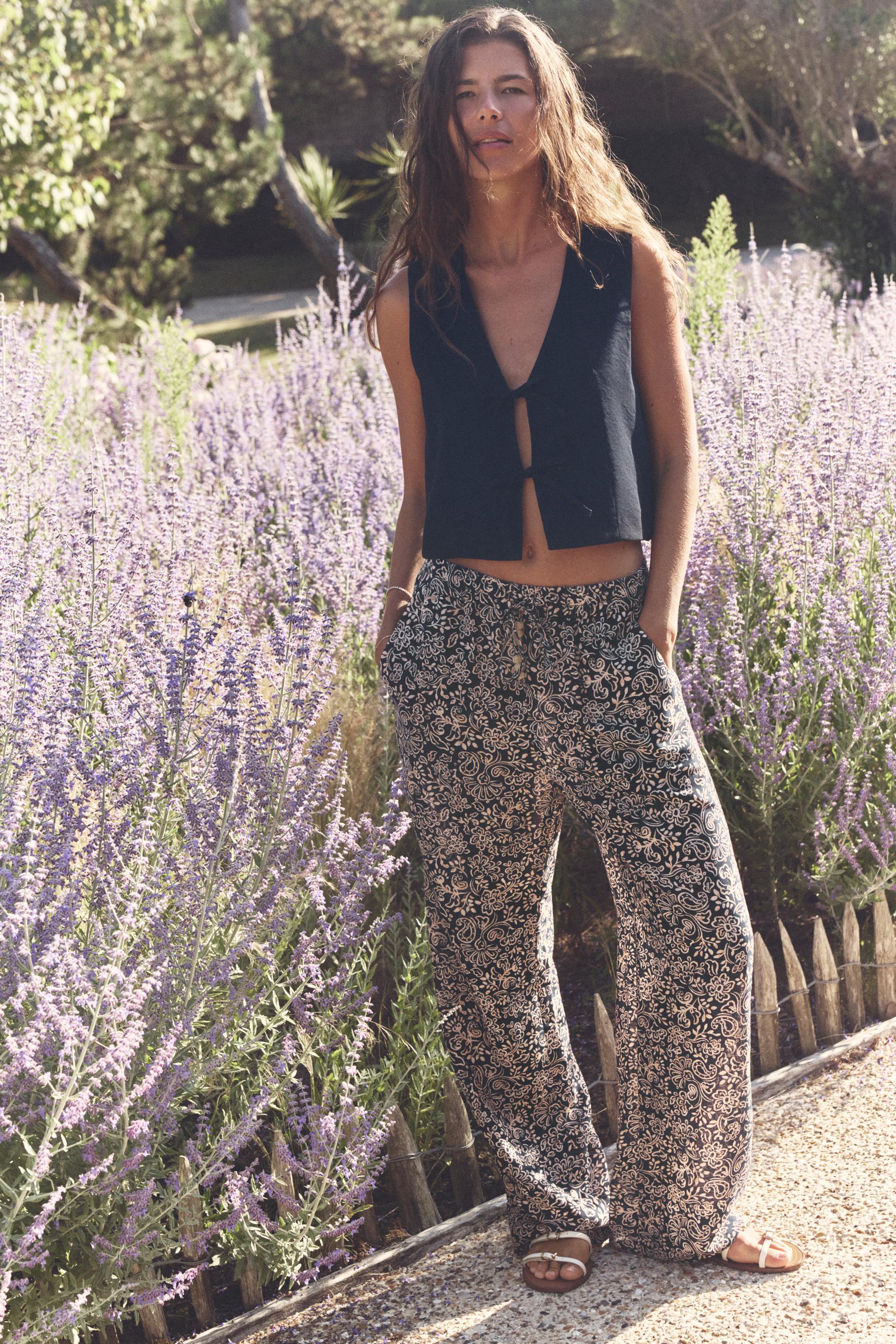 Cropped tie vest