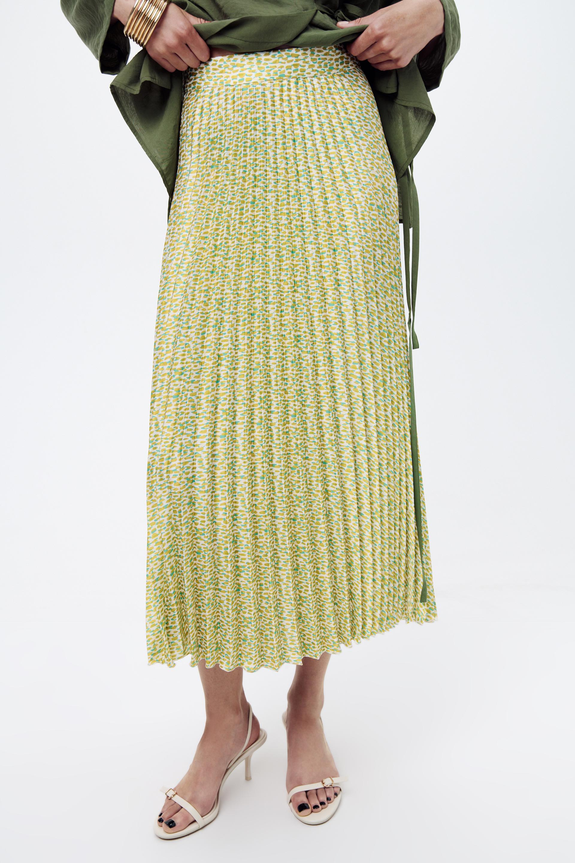 Telier Falda Plisada Estampada de Zara - Main Image