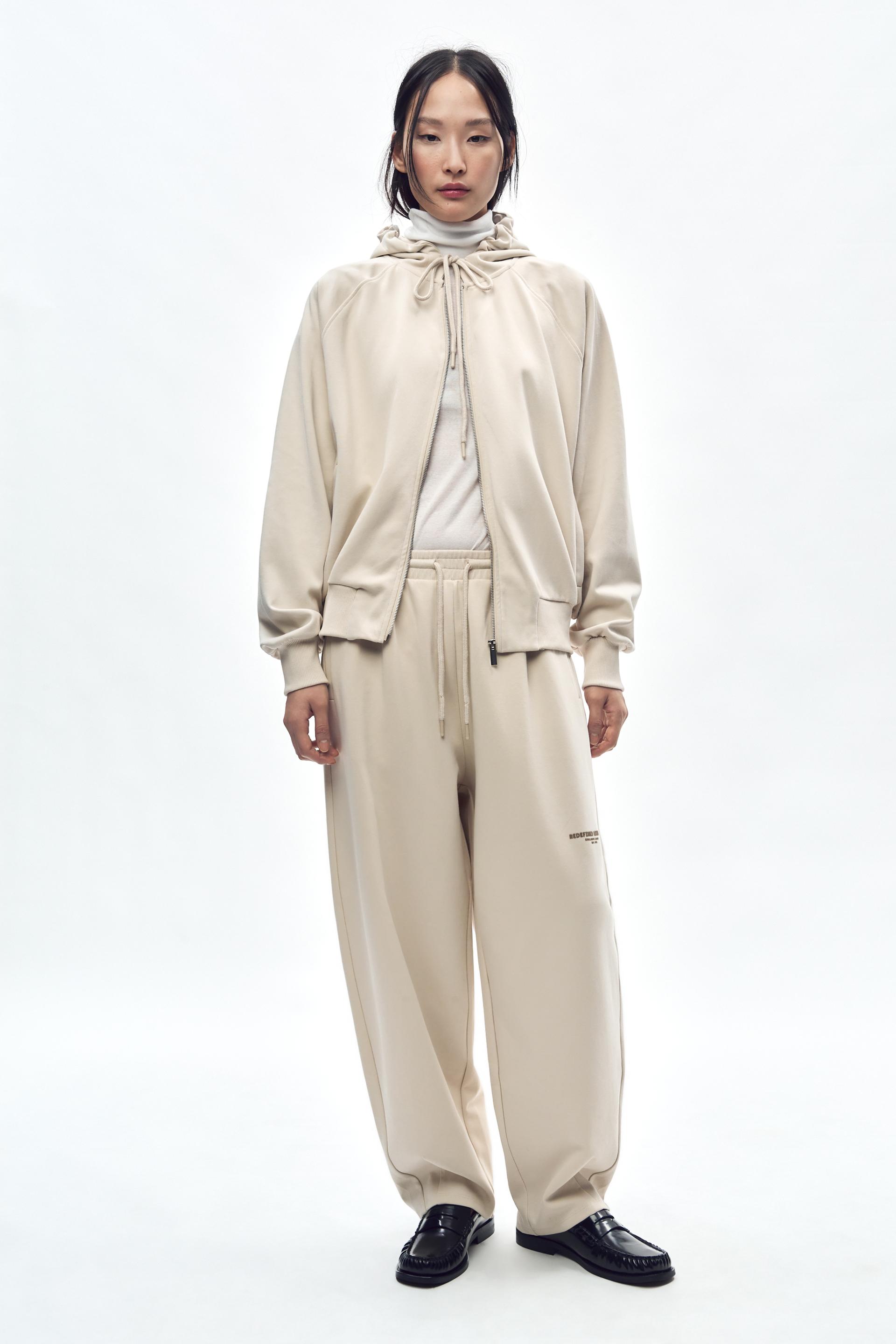 Fitted trousers with print