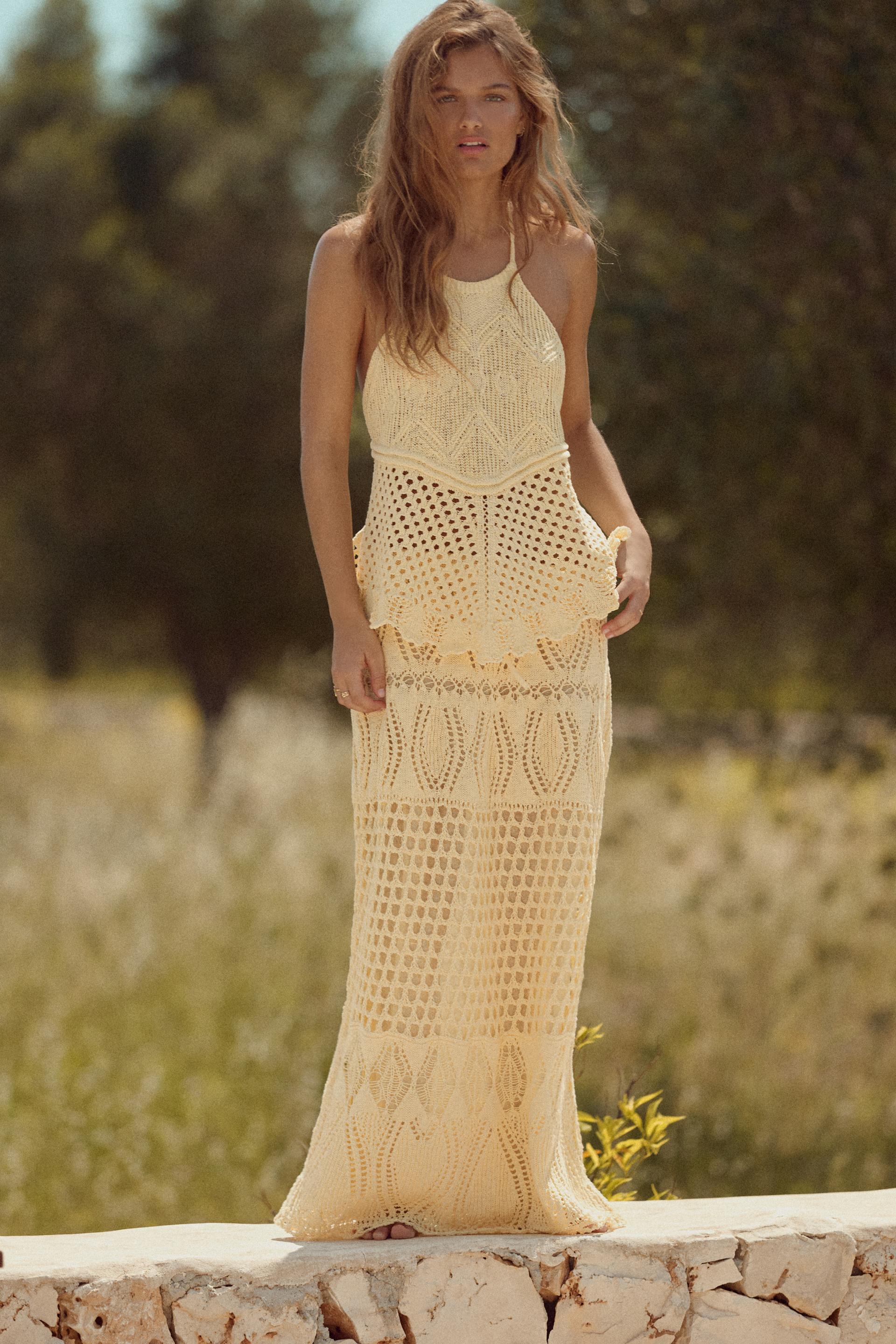 Midi knit skirt