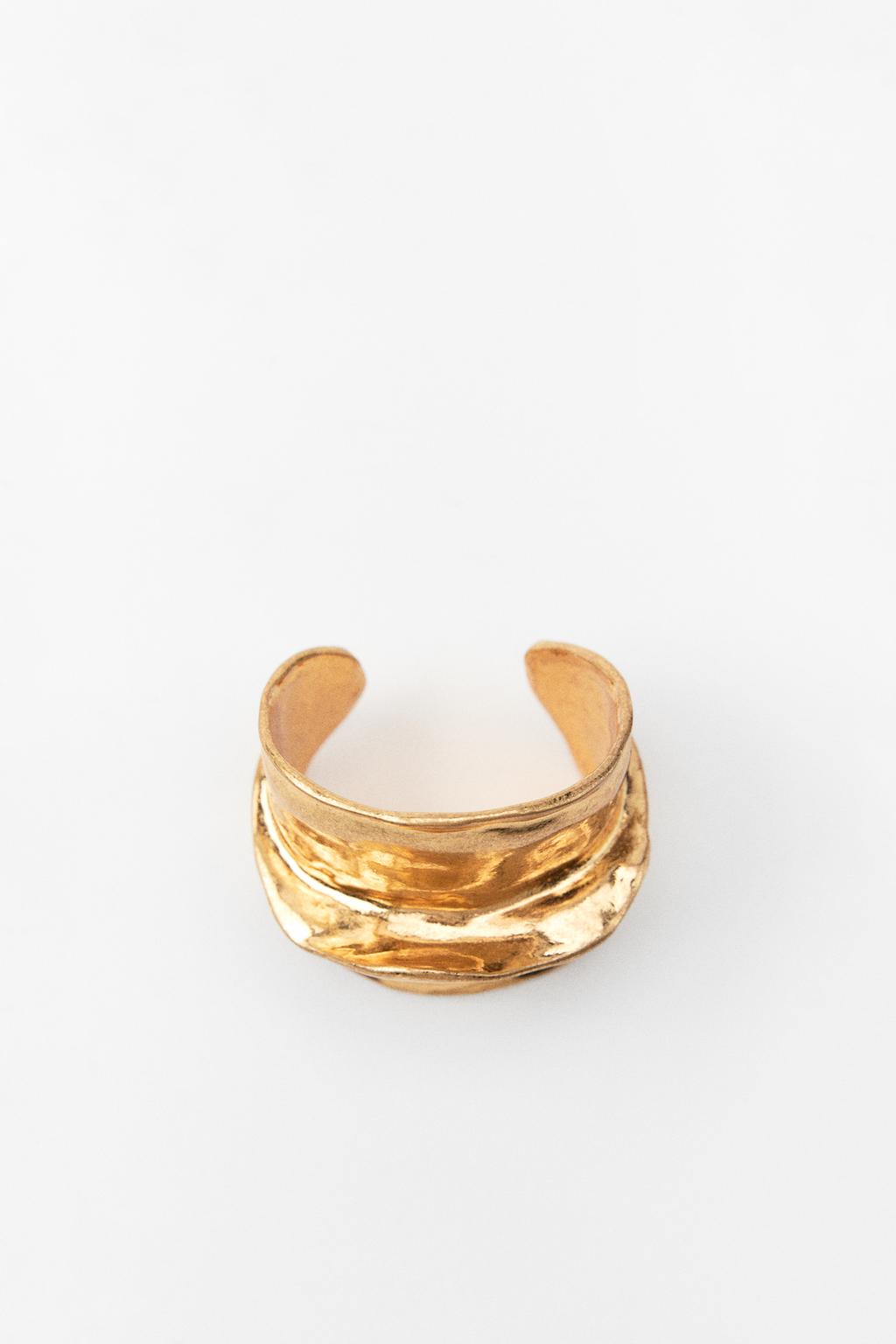 Twisted cuff