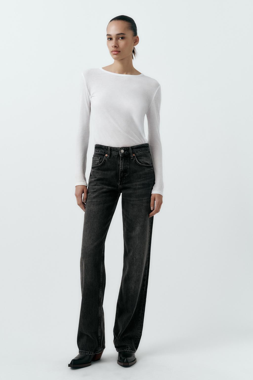 Wide-leg mid-rise jeans