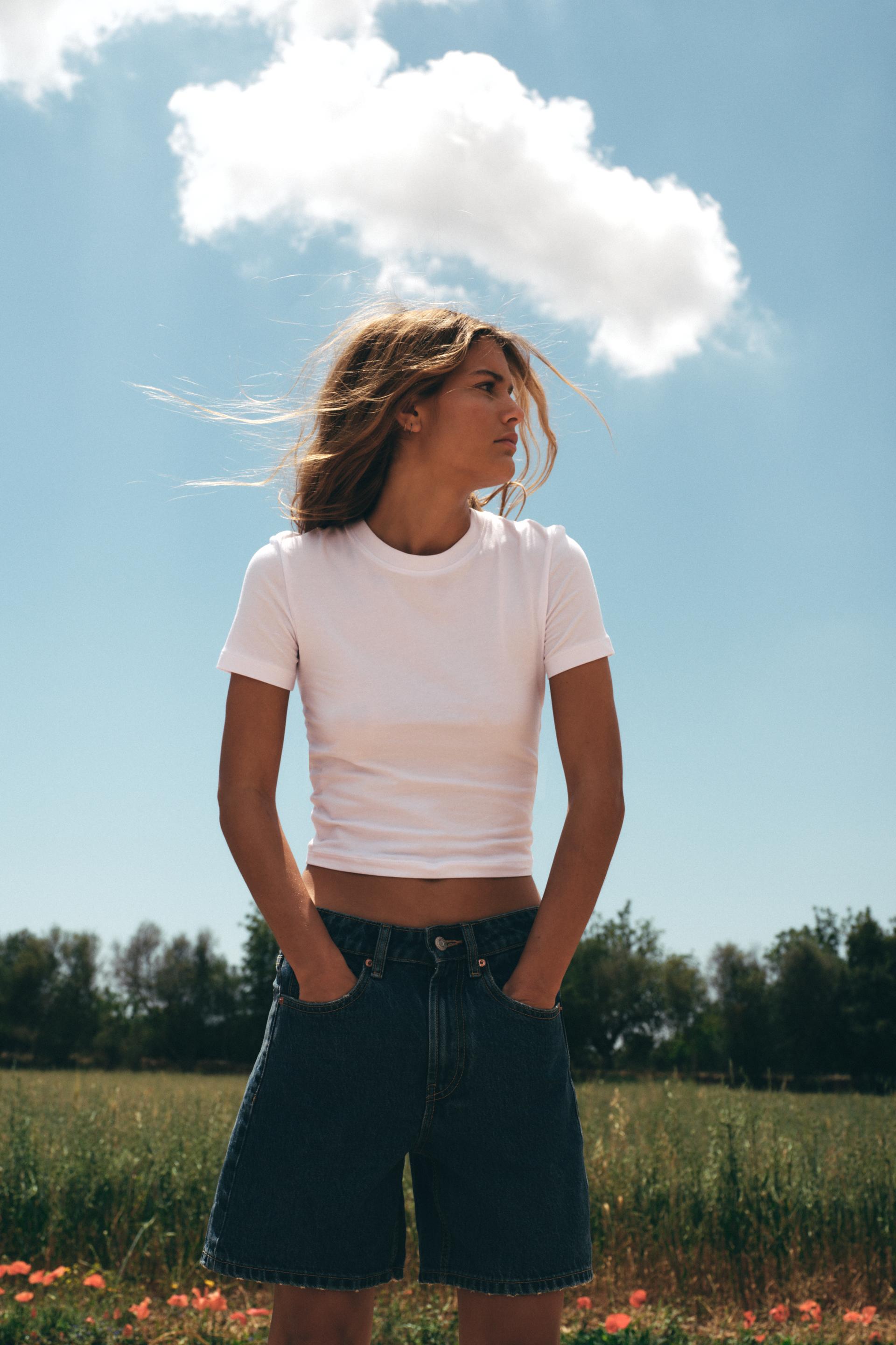 Mid-rise denim shorts