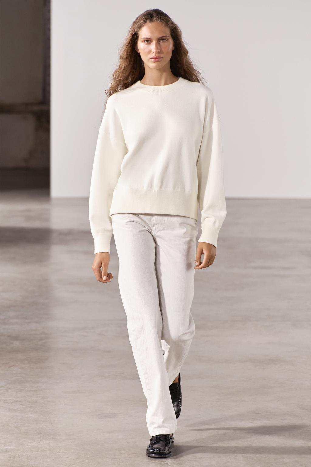 Straight-leg mid-rise jeans