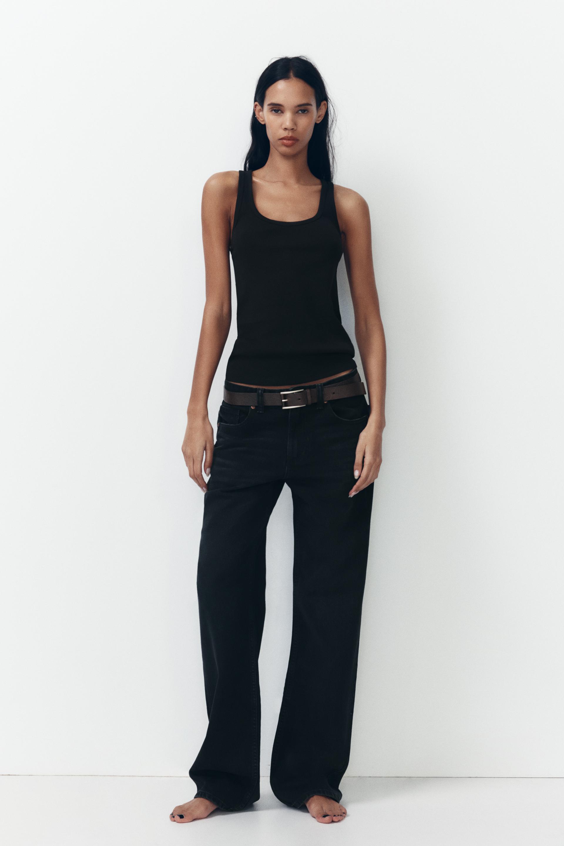 Wide-leg mid-rise jeans
