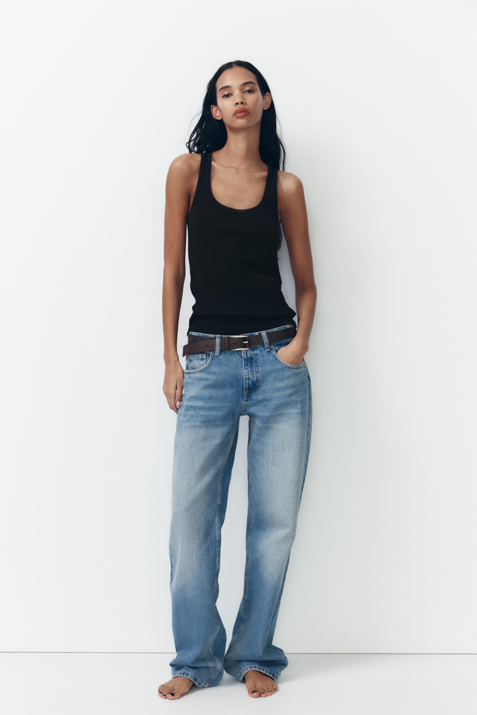 Wide-leg mid-rise jeans
