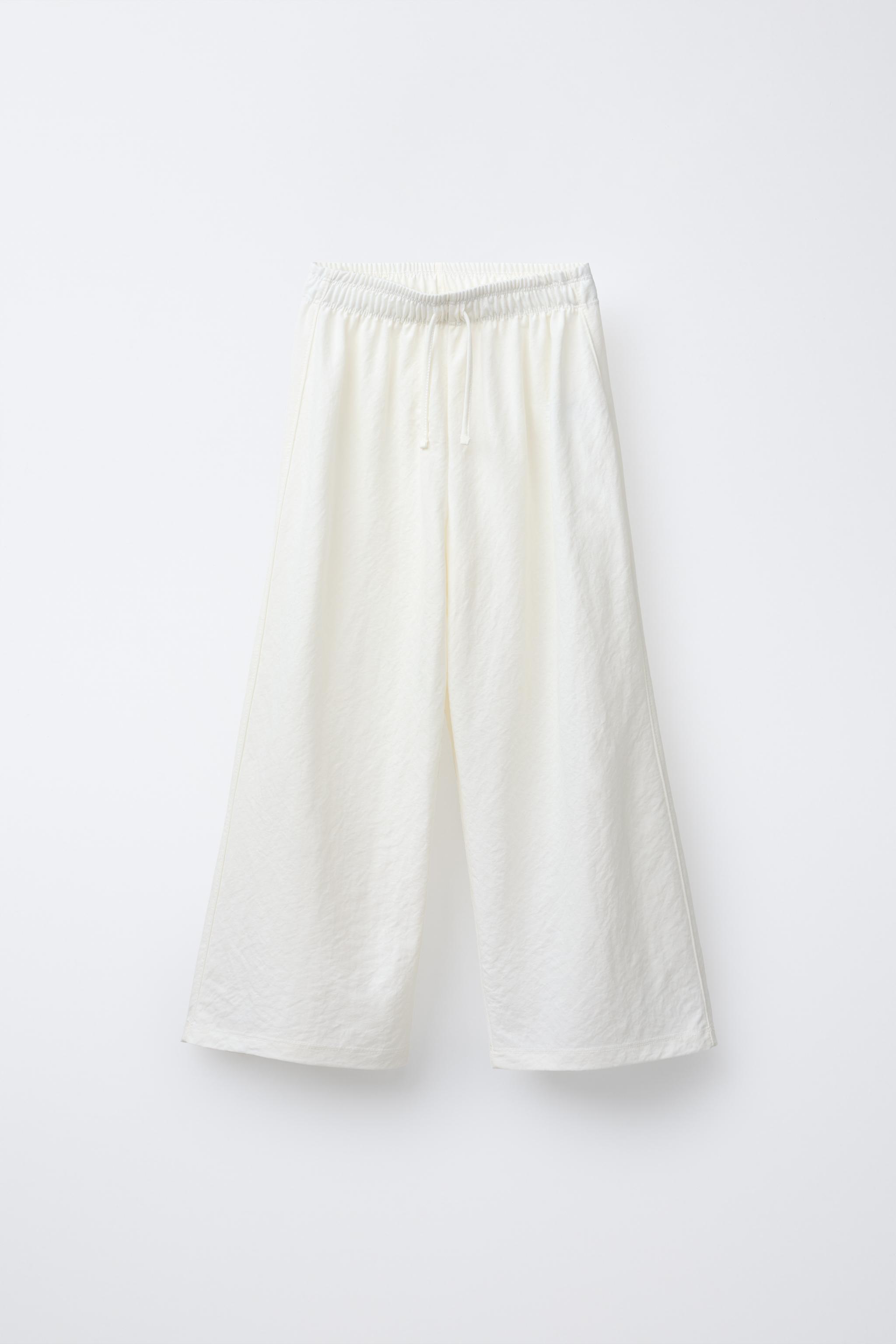 Flowing wide-leg trousers