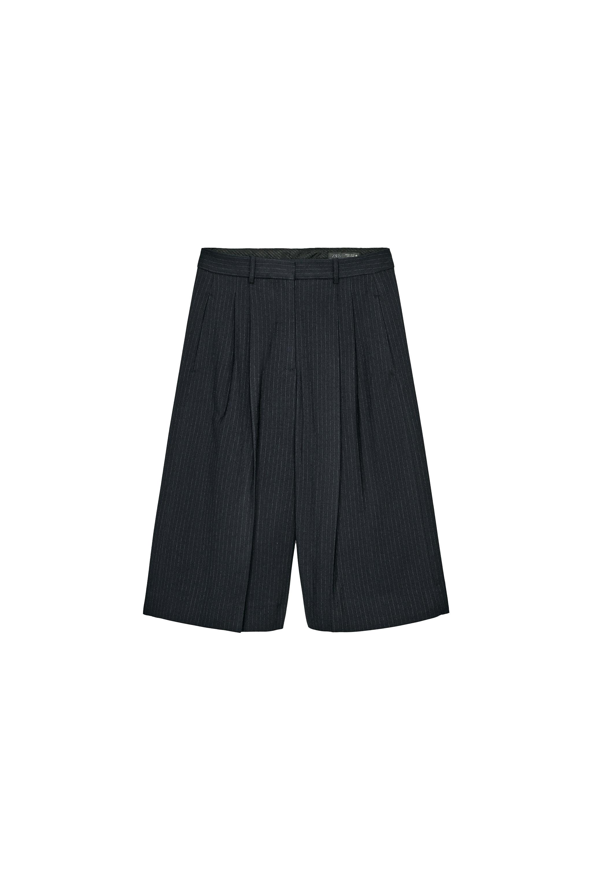 Bermuda shorts pleated