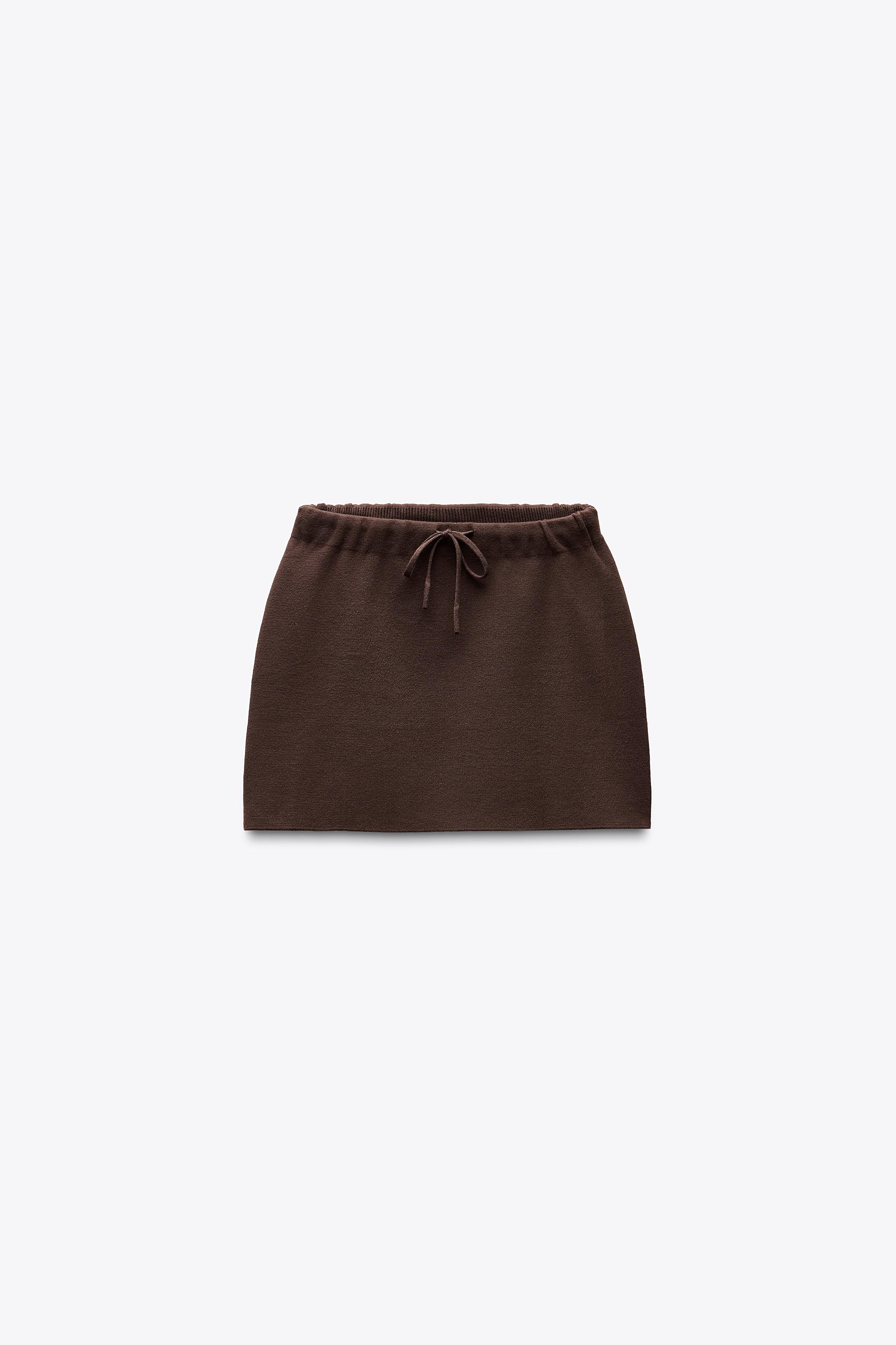 Knitted mini skirt
