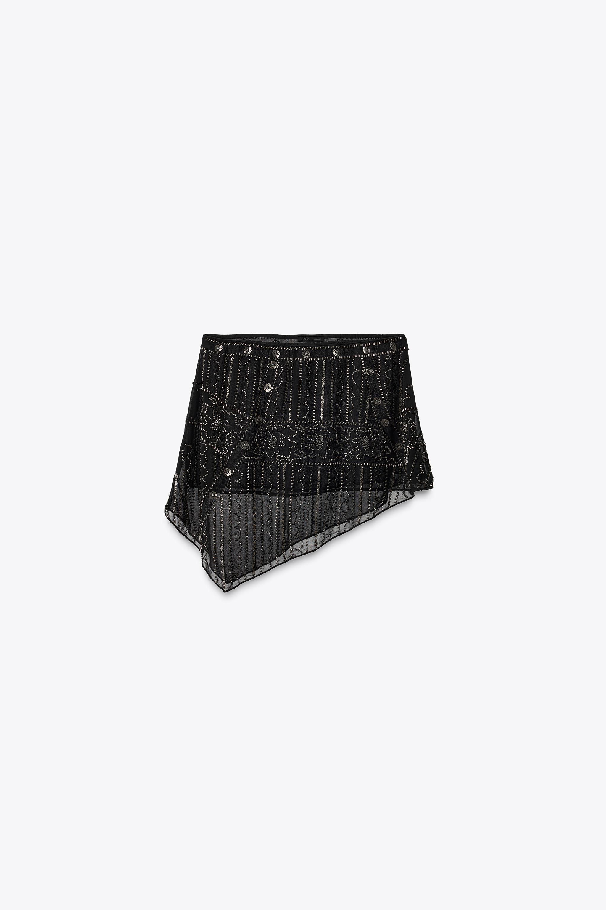 Embroidered hem skirt