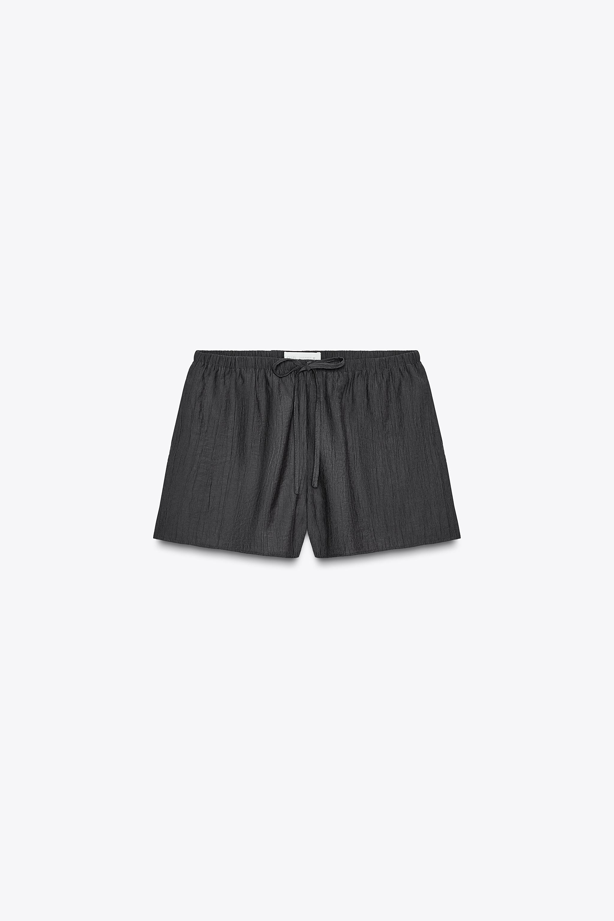 Crumpled-effect shorts