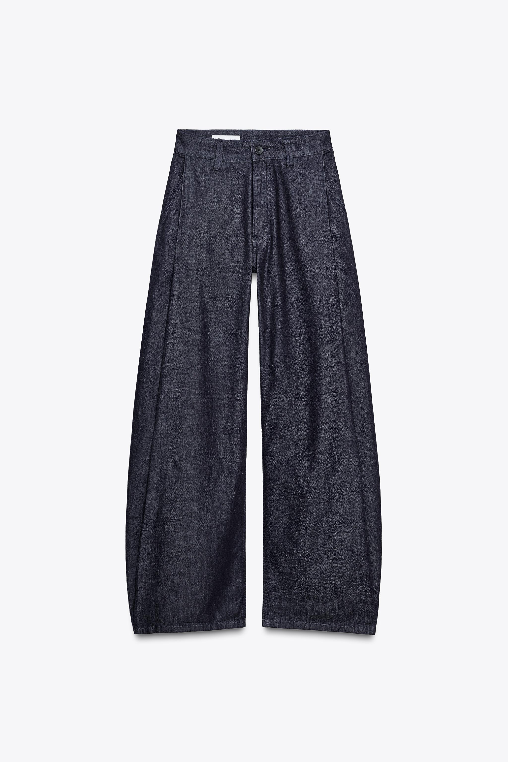Pleated jeans