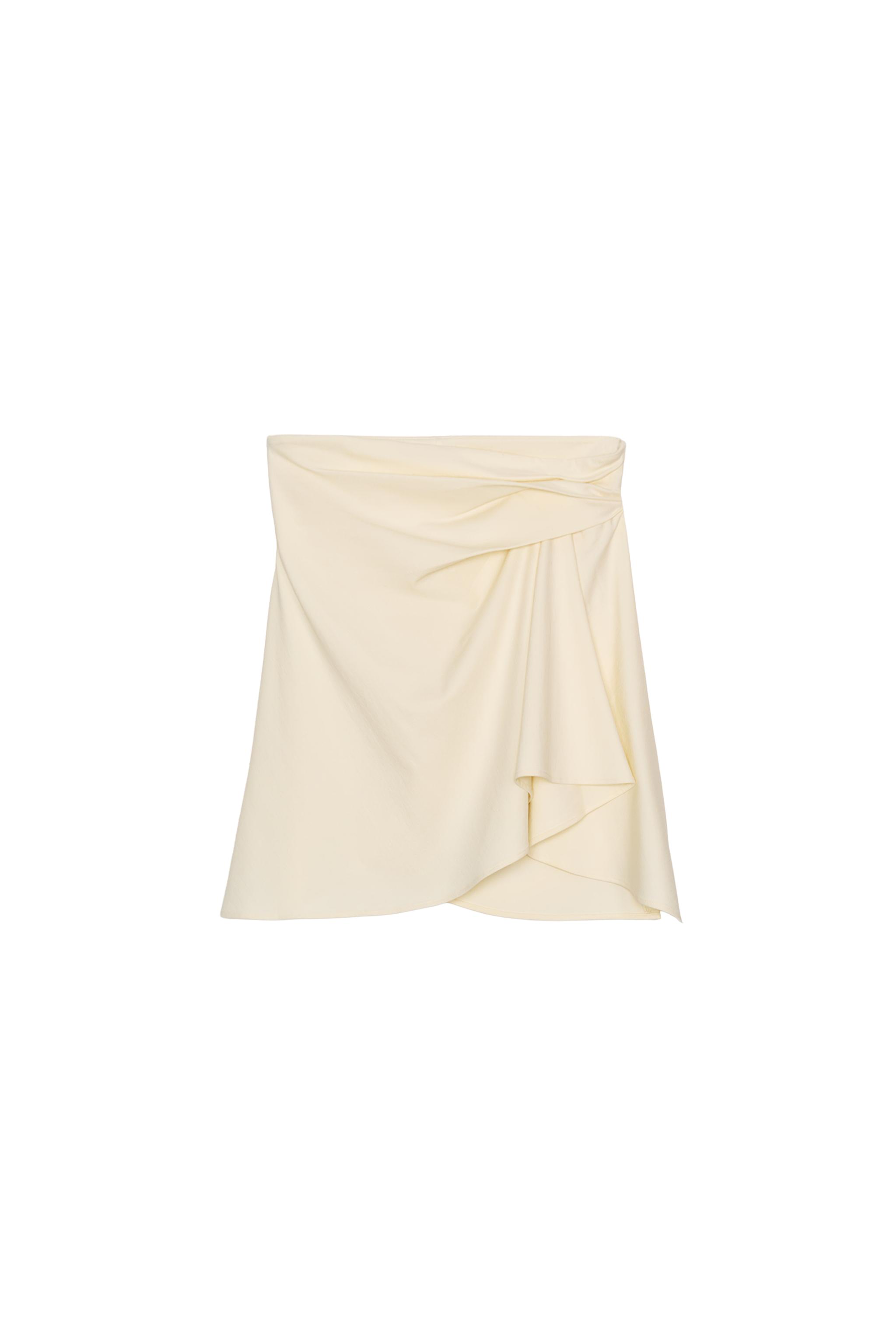 Strapless tucked top