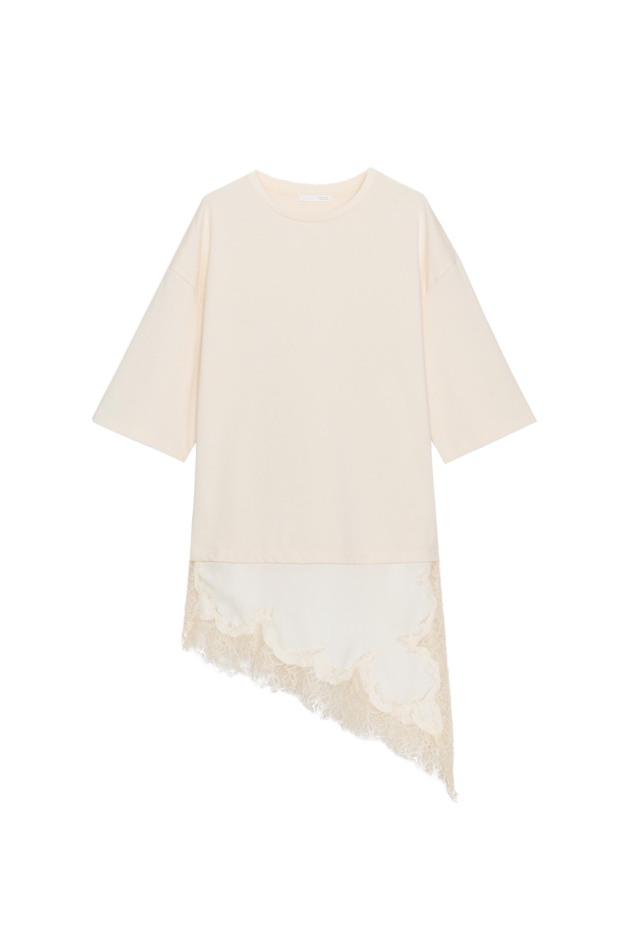 T-shirt with lace trim