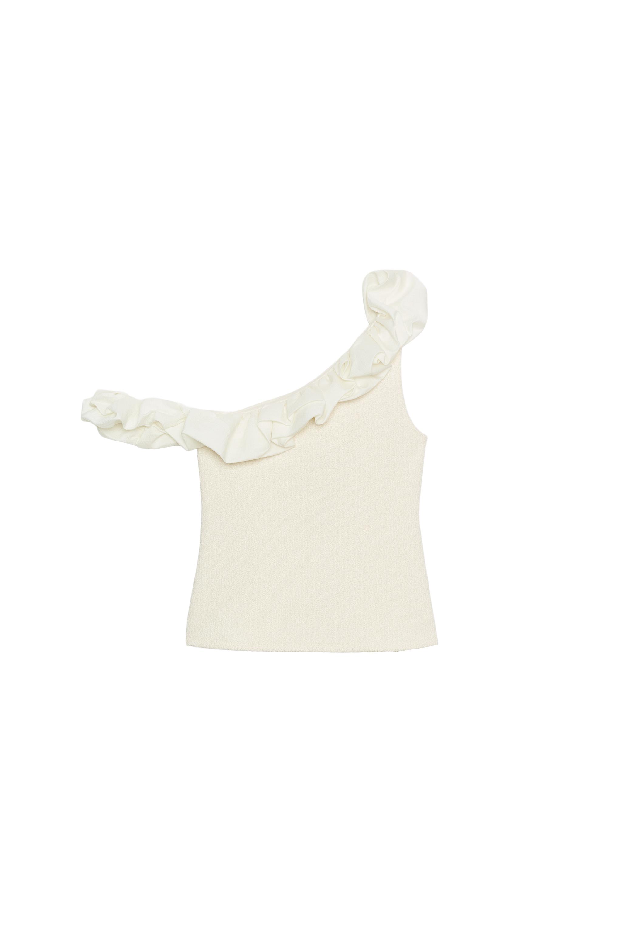 Asymmetric bouclé top