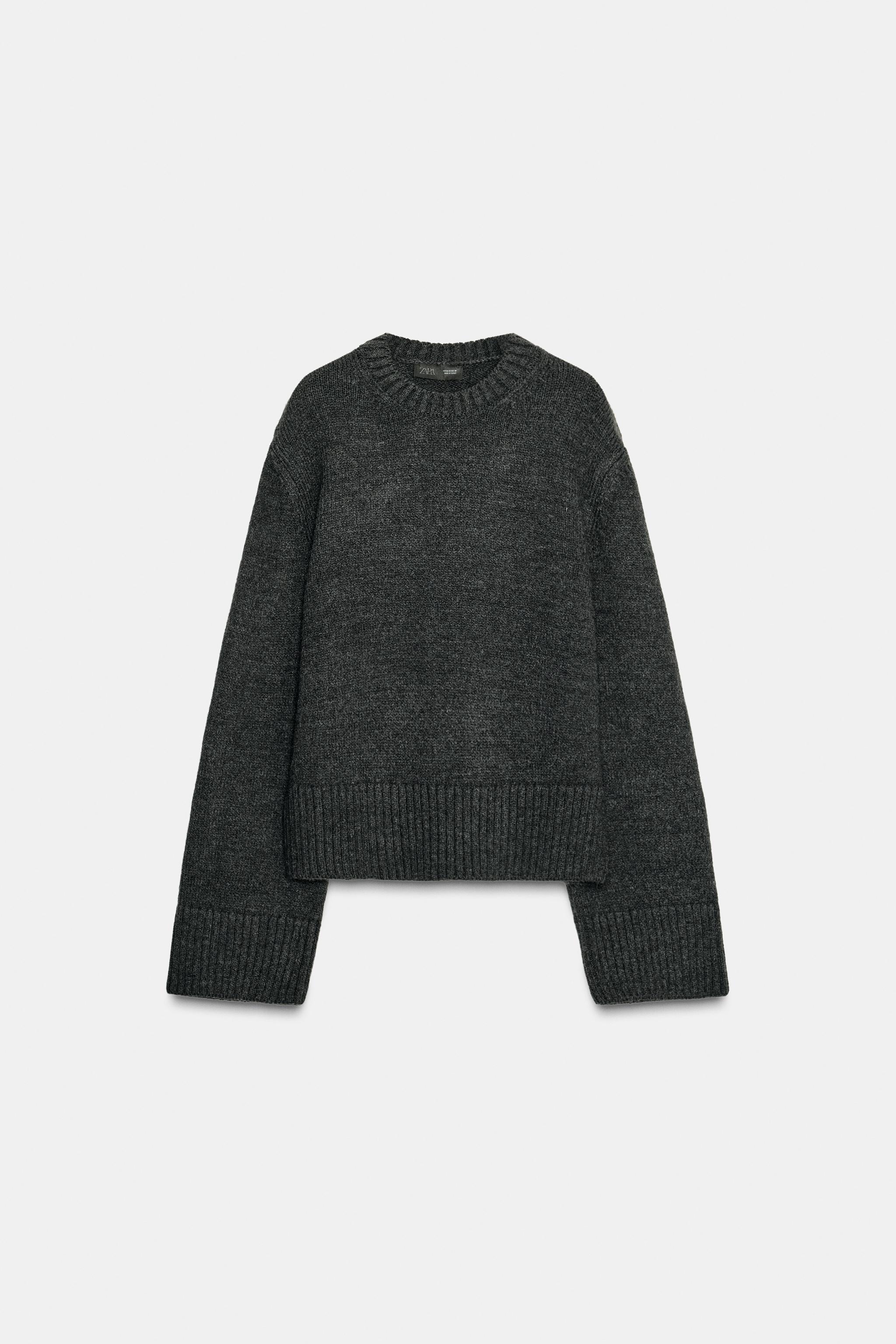 Rib trim knitted sweater
