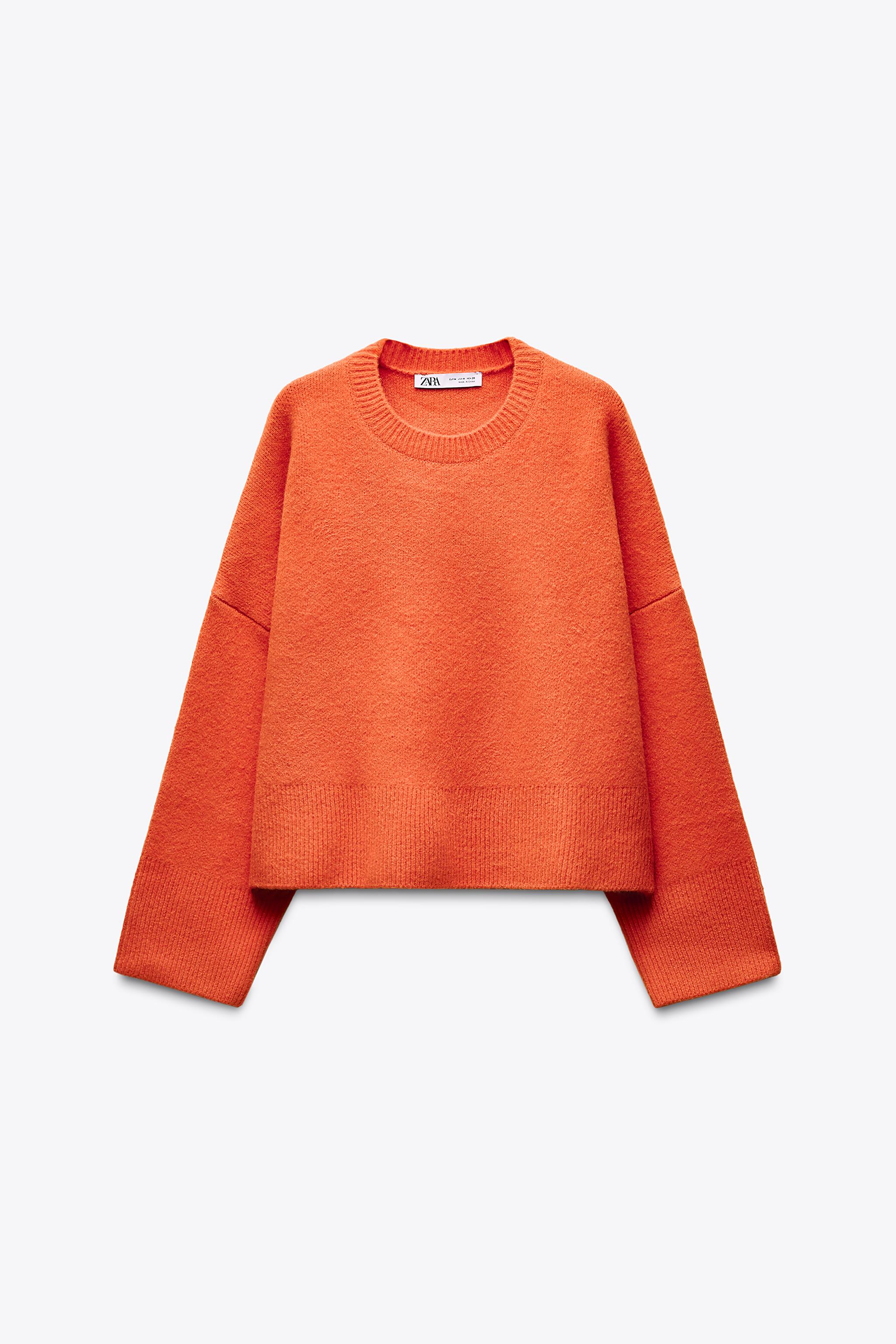 Plain knitted sweater
