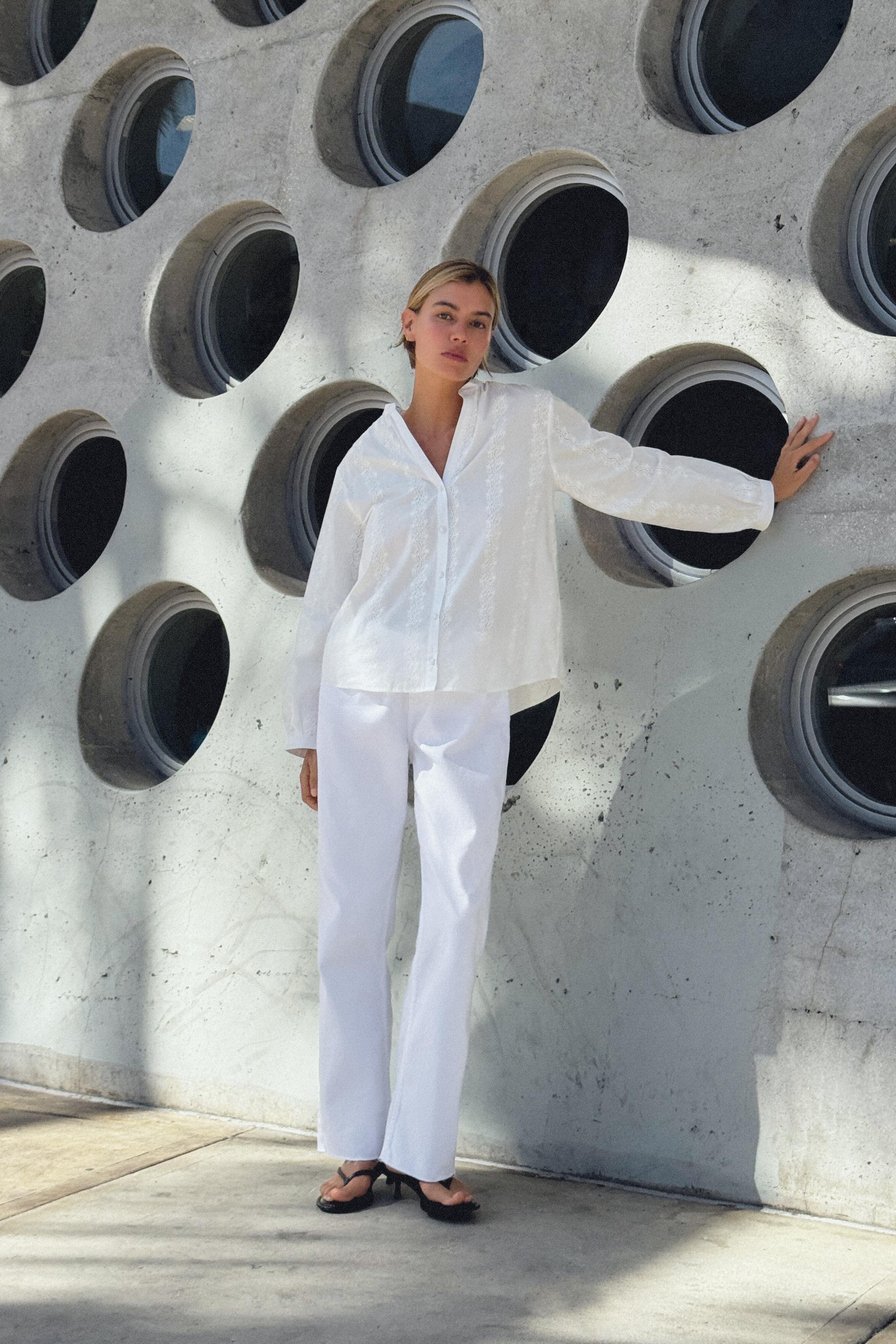 Moda Blusa Plateada Zara Blusa Bordado Perforado Zara CAMISA BORDADOS  PERFORADOS Negro ZARA