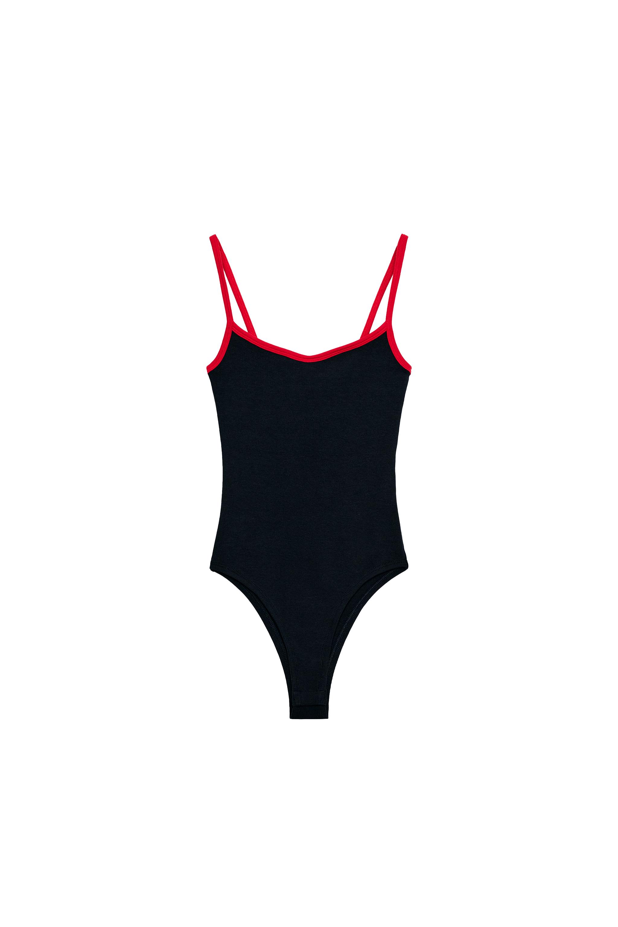 Body with contrast edges