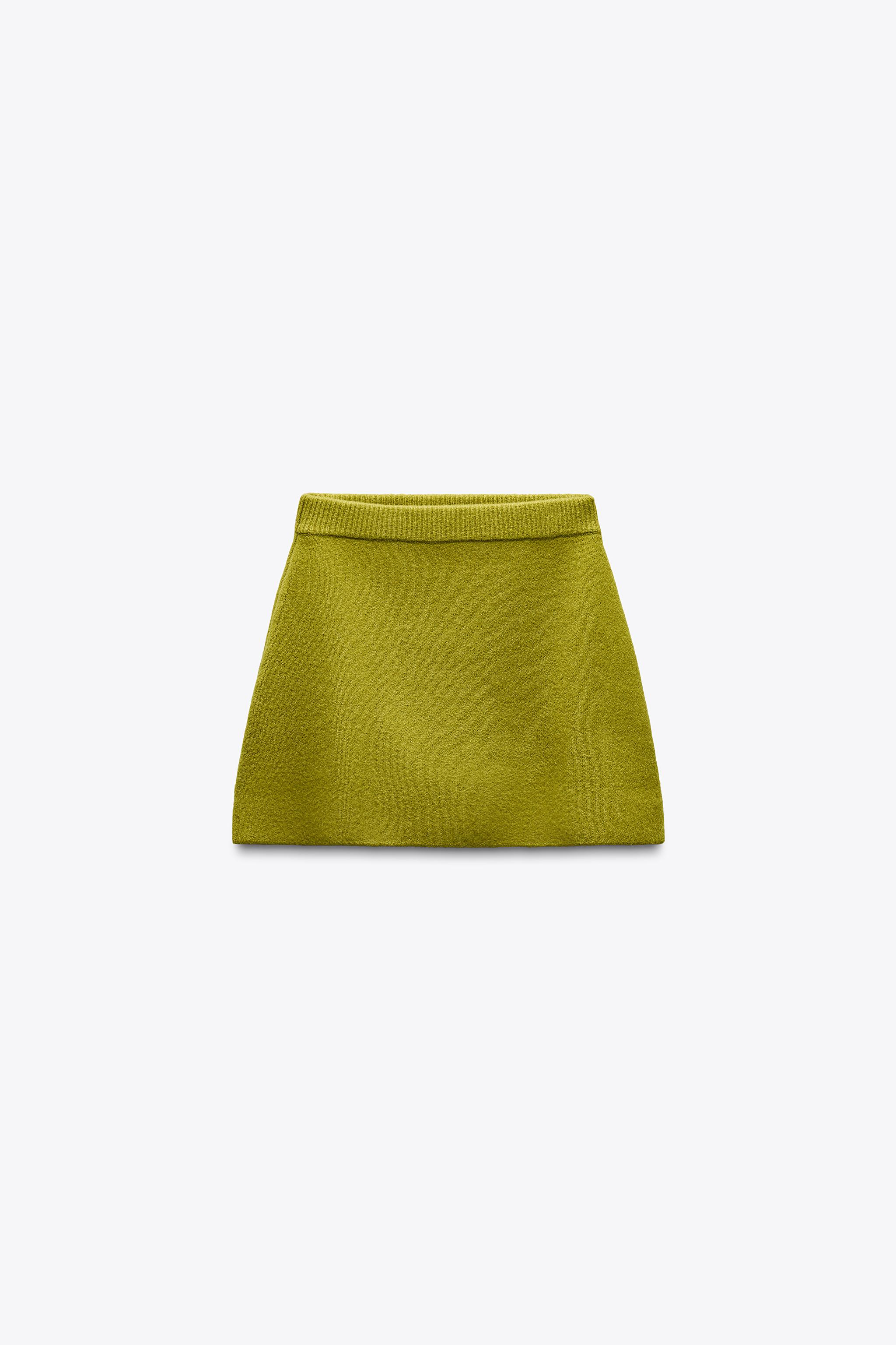 Plain knit mini skirt